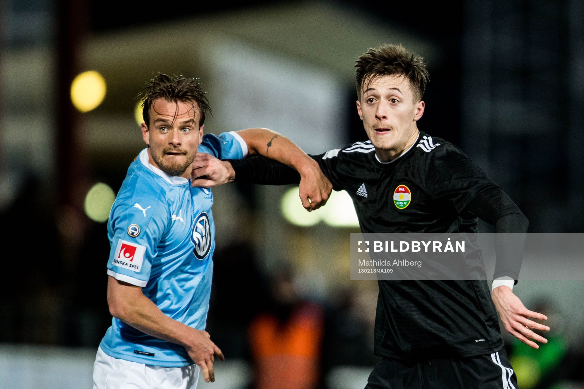 Malmö FFs Eric Larsson och Dalkurds Leonard Pllana