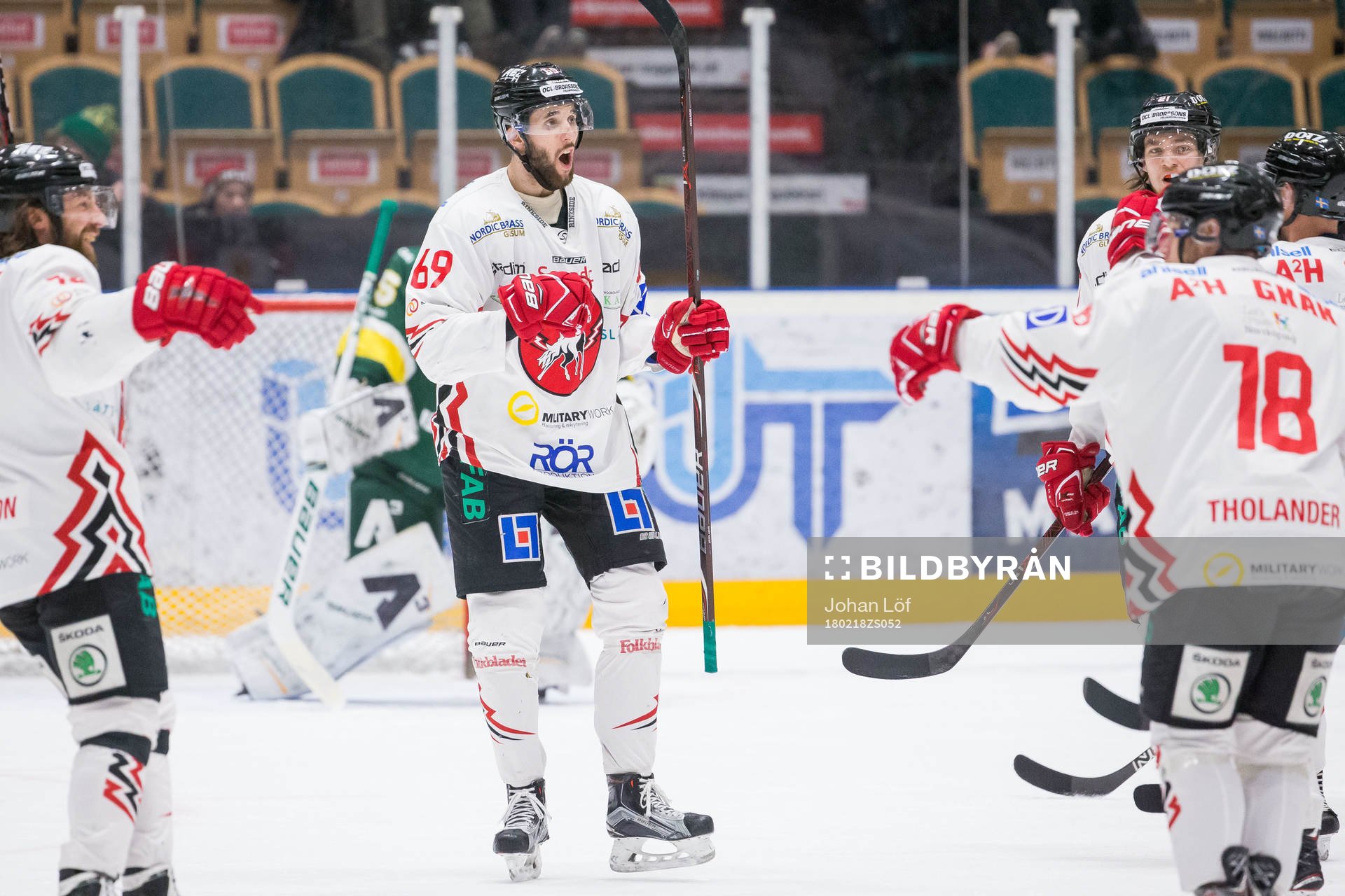 Vita Hästens Emil Eriksson jublar