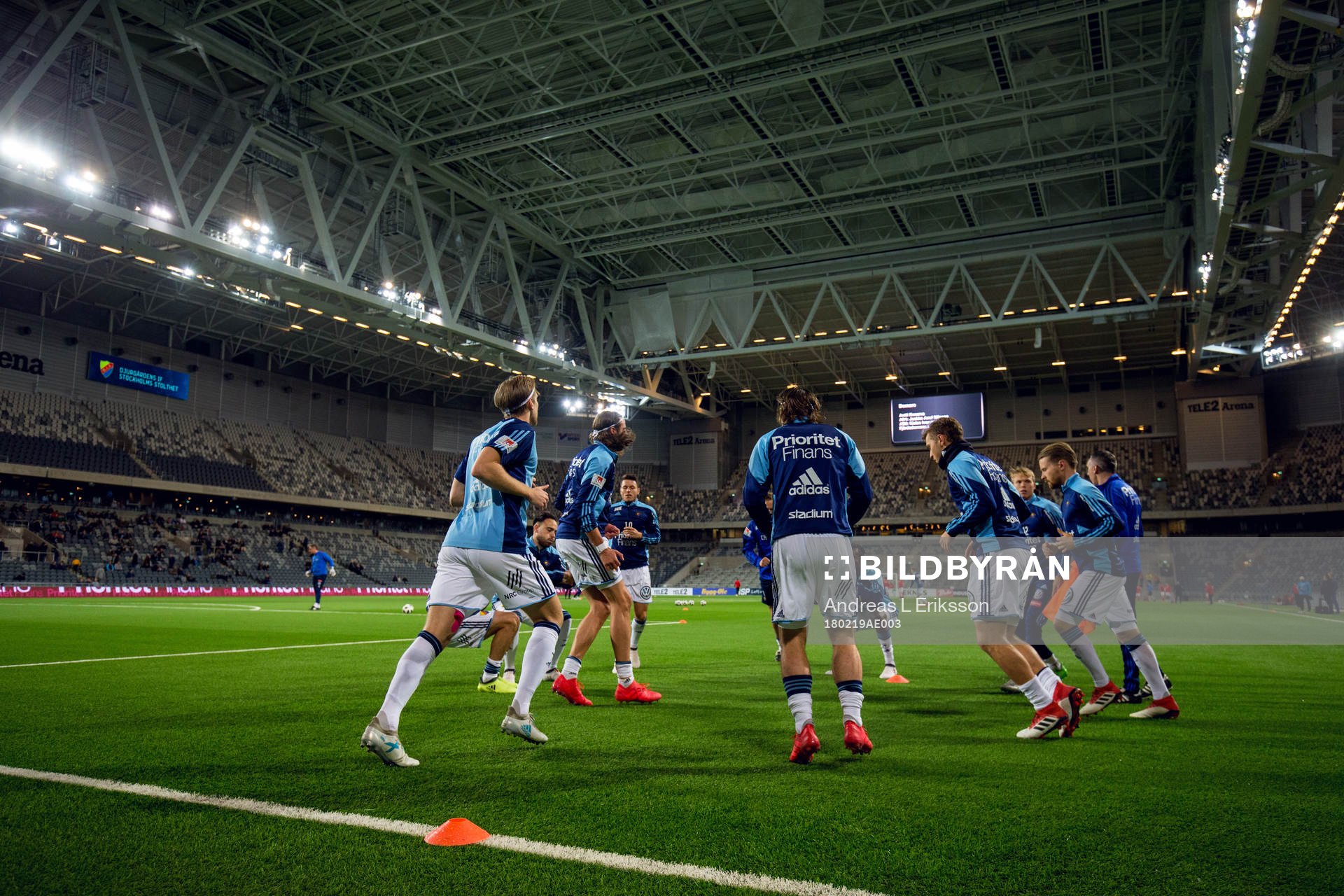 Djurgårdens spelare värmer upp