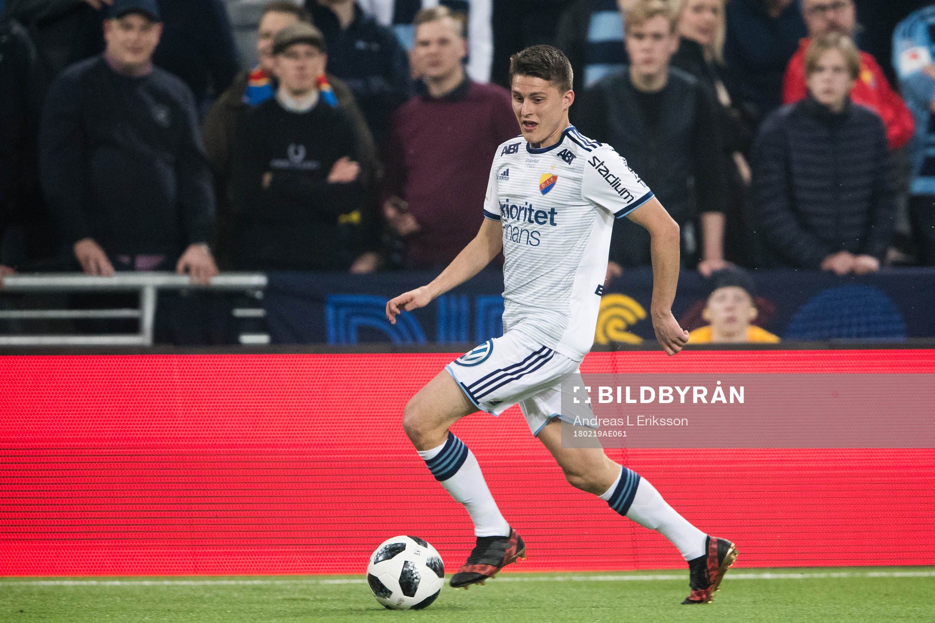 Djurgårdens Johan Andersson med bollen