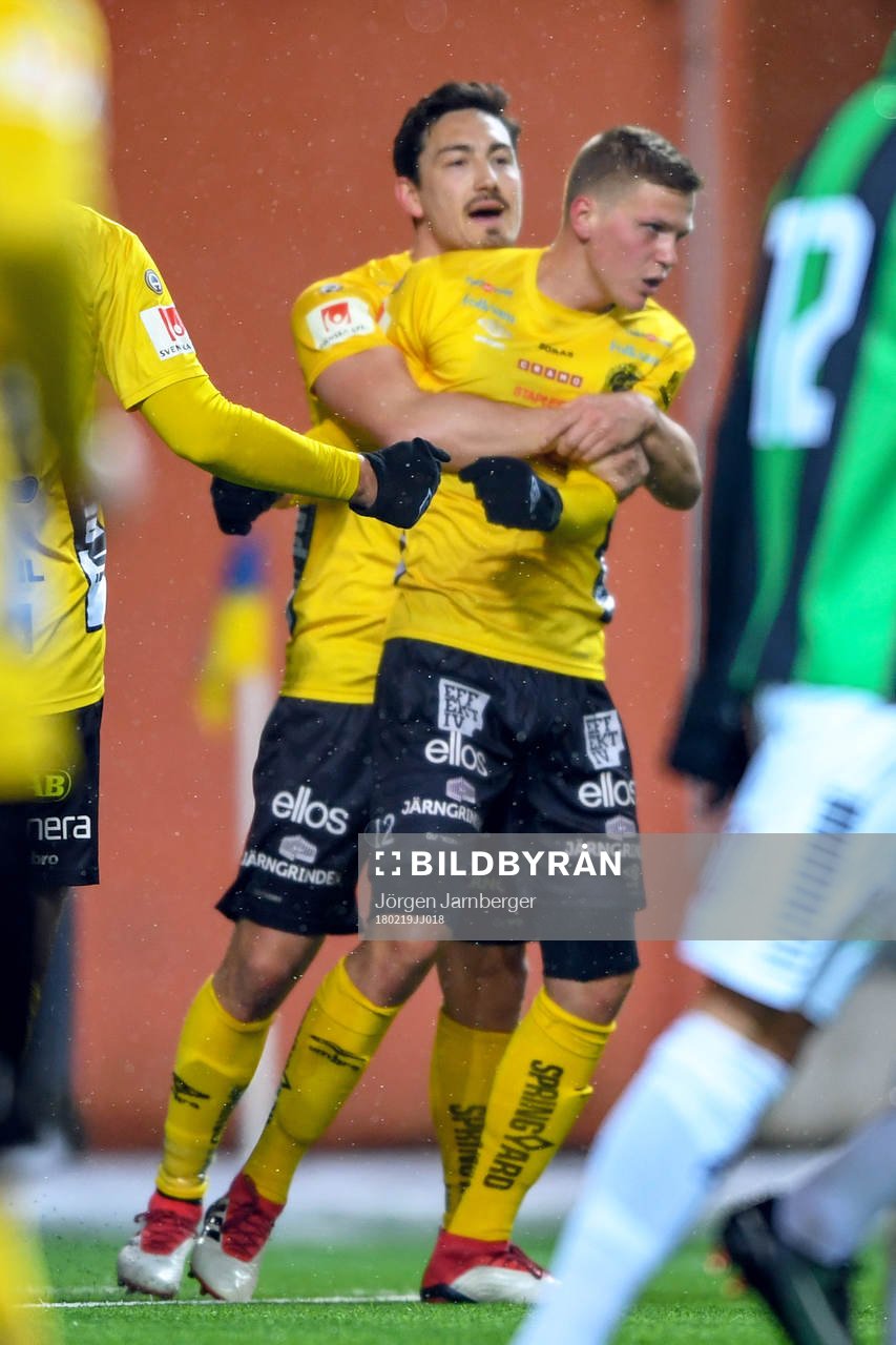 Elfsborgs Joakim Nilsson och Stefan Ishizaki jublar