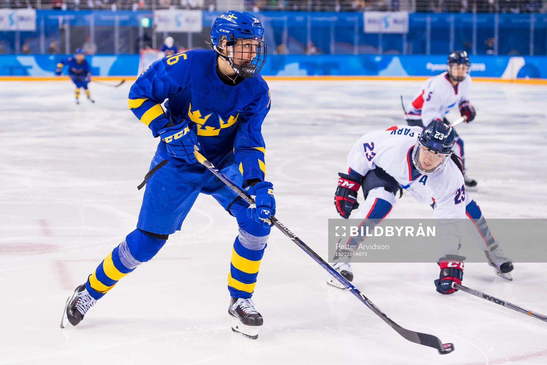 Hanna Olsson of Sweden and Yoonjung Park of Korea in the