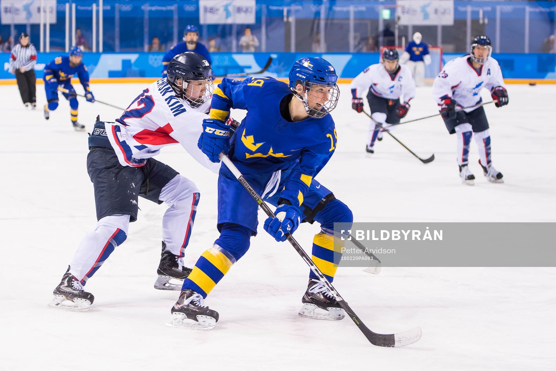 Kim Heenwon of Korea and Maria Lindh of Sweden in the