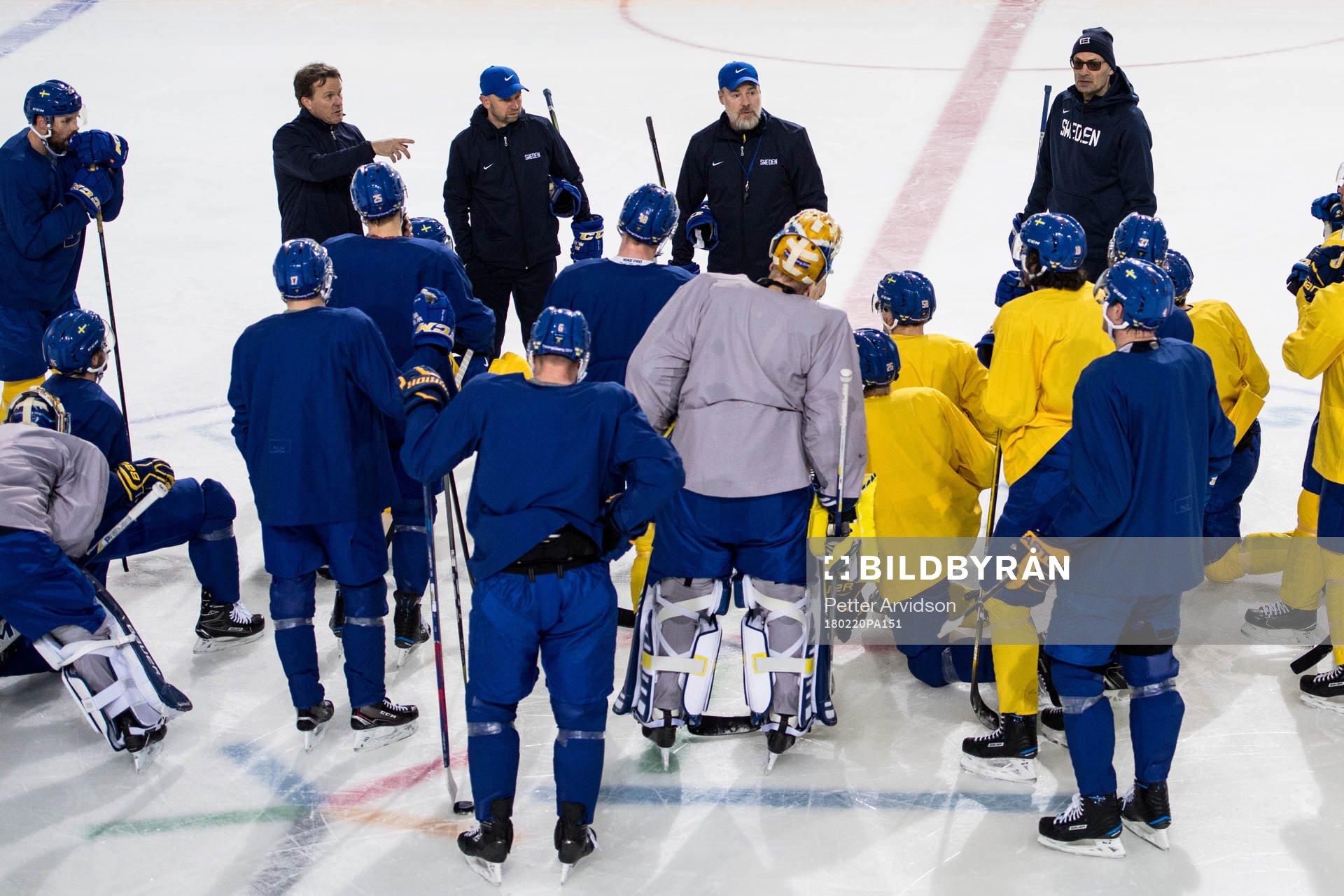Rikard Grönborg, Head Coach of Sweden talks to the players