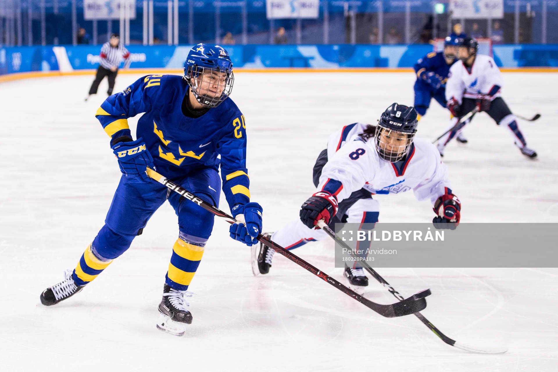 Erika Grahm of Sweden and Kim Selin of Korea in the Women's