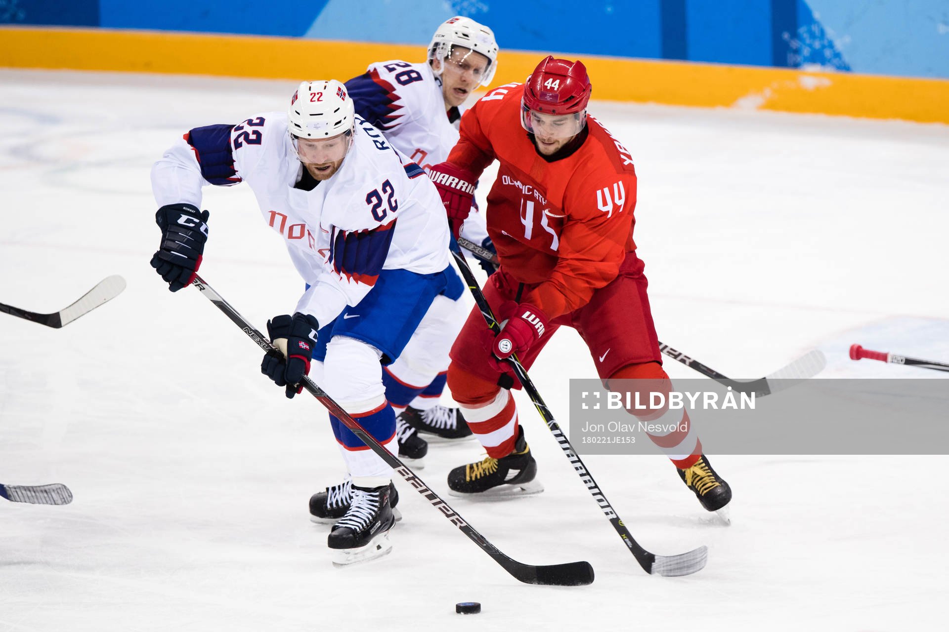 Martin Røymark and Niklas Roest of Norway, Yegor Yakolev