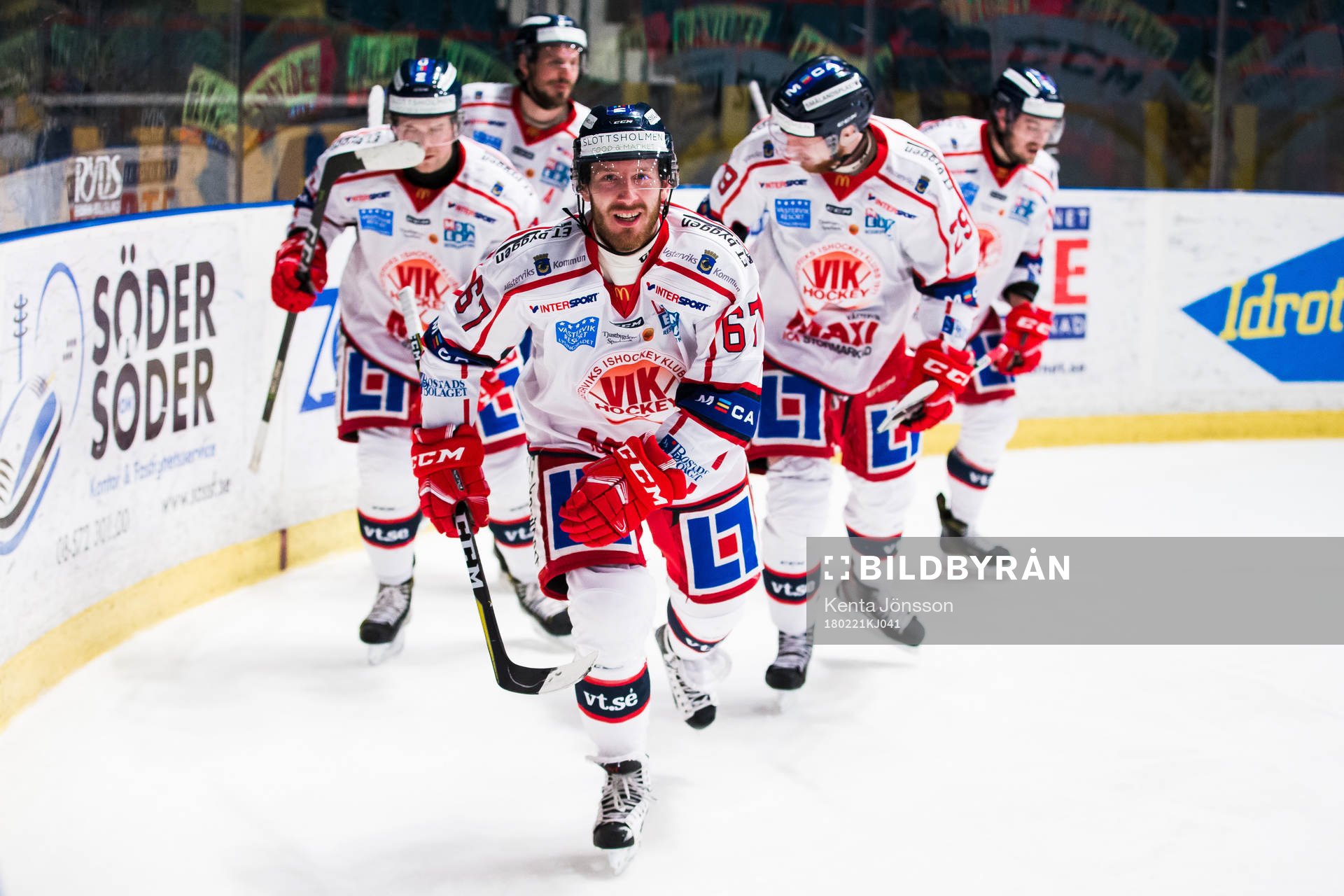 Västerviks Emil Georgsson jublar