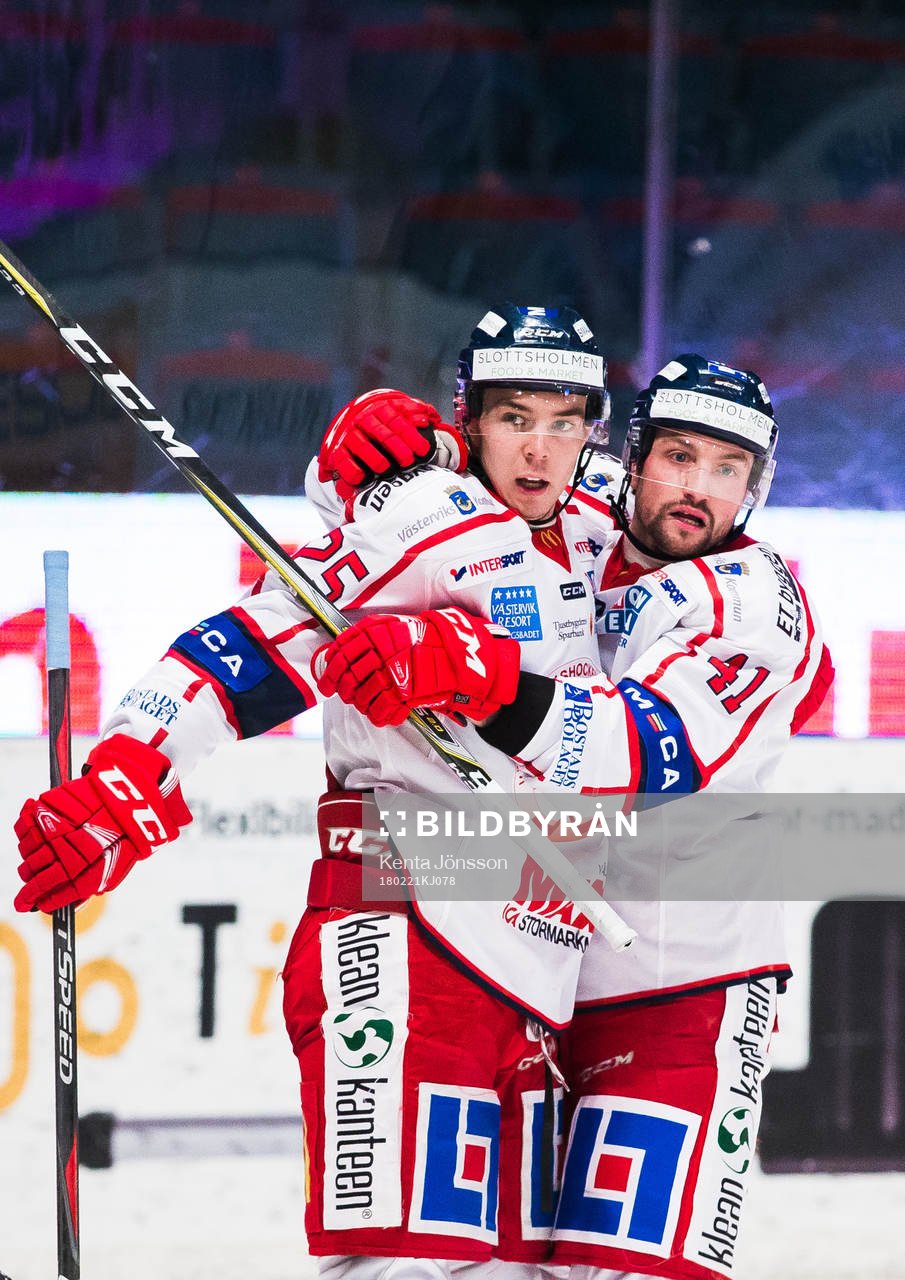 Västerviks Patrik Blomberg jublar med Joacim Hedblad