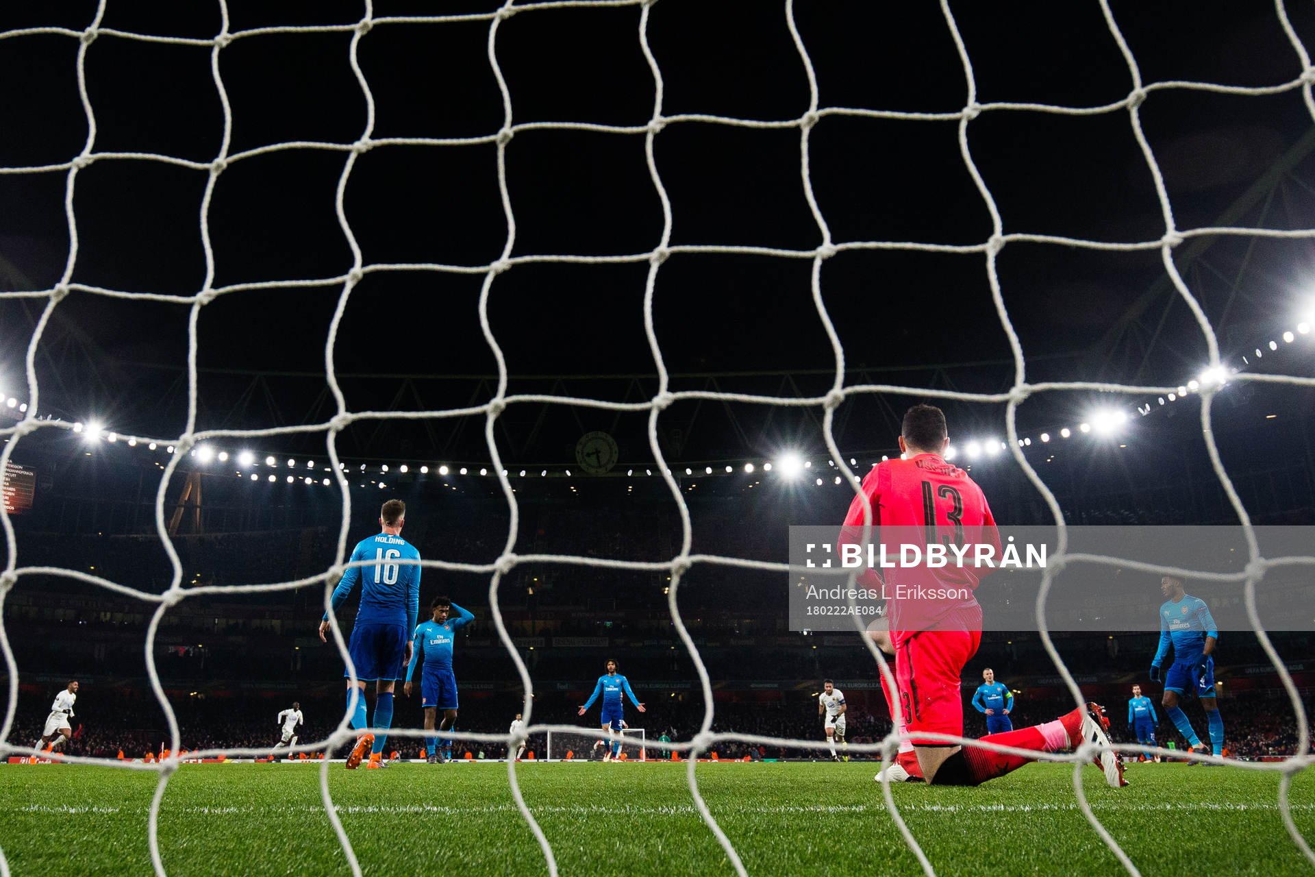 Arsenals målvakt David Ospina deppar