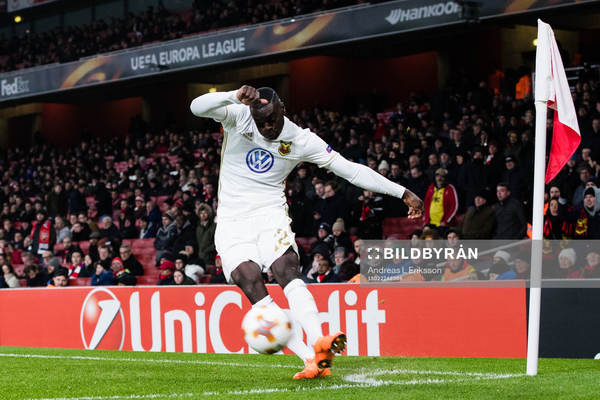 Östersunds Ken Sema med en hörna