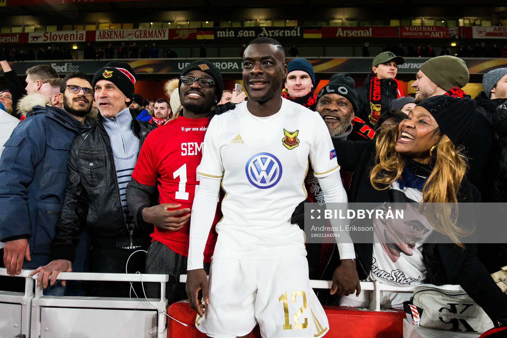Östersunds Ken Sema med sina föräldrar