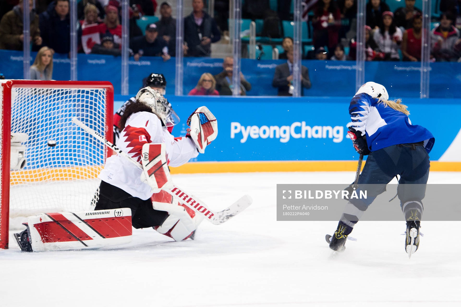 Monique Lamoureux-Morando of USA scores the 2-2 goal