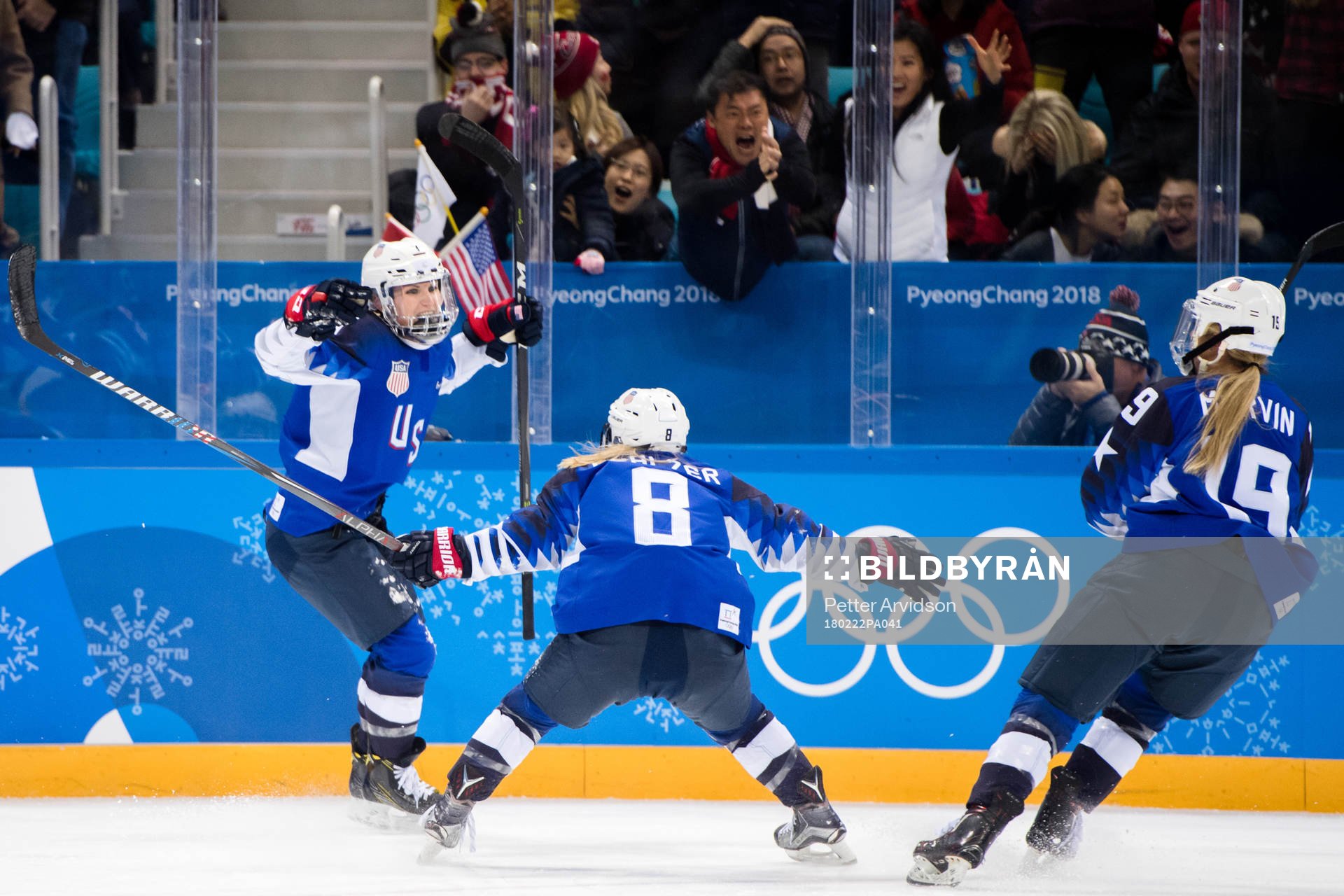 Monique Lamoureux-Morando of USA celebrates the 2-2 goal