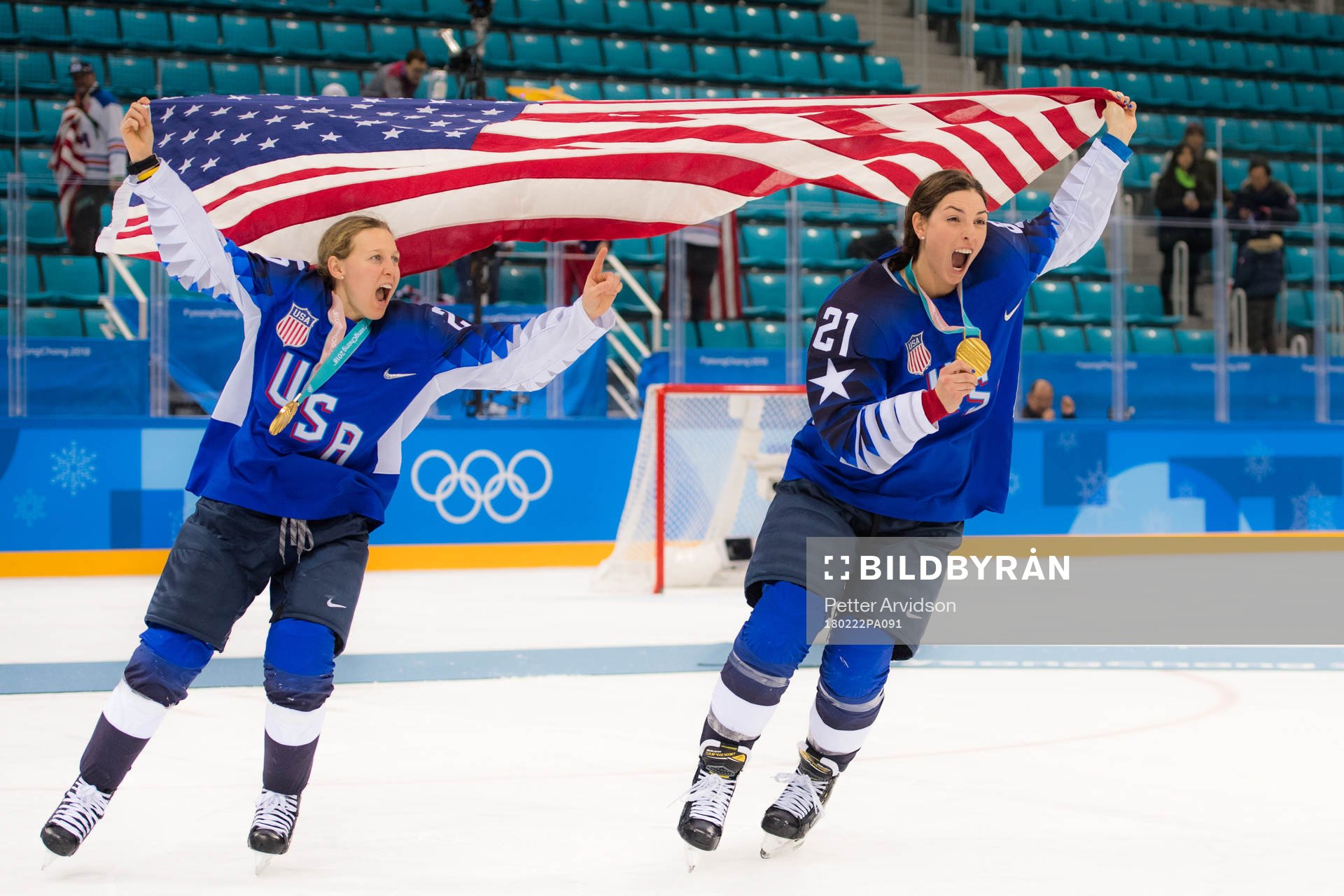 Kendall Coyne and Hilary Knight of USA celebrates