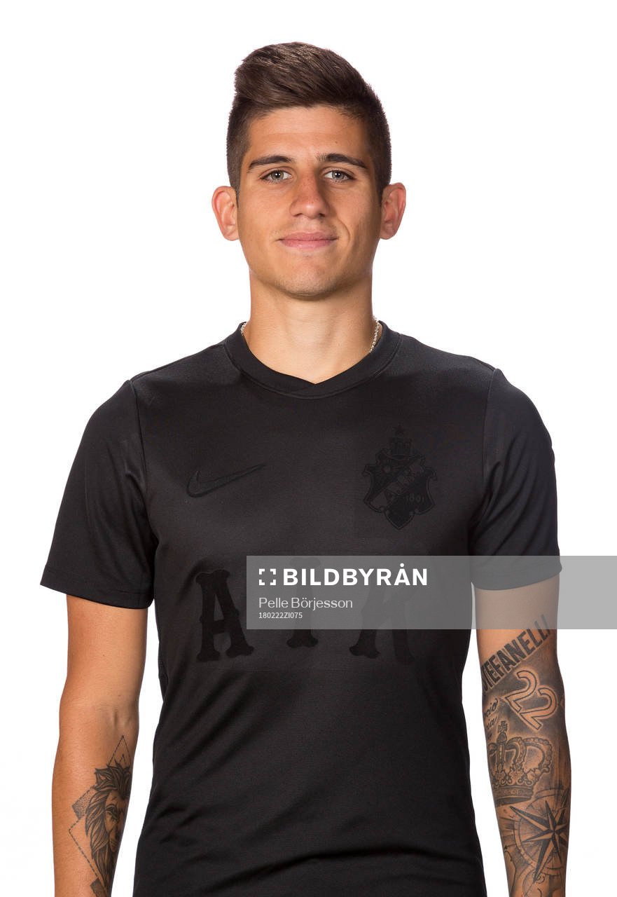 s Nicolas Stefanelli