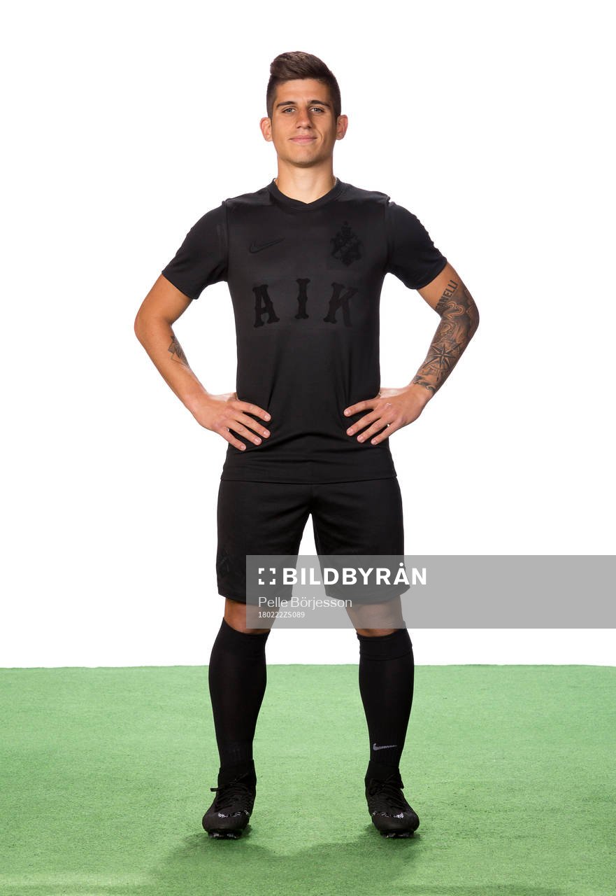 s Nicolas Stefanelli