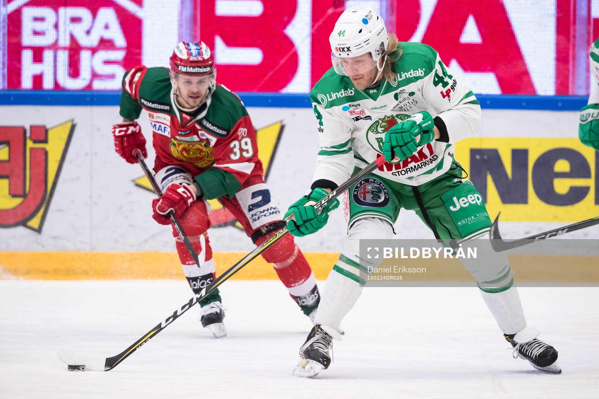 Rögles Olle Lissoch Moras Jacob Nilsson  i ishockeymatchen