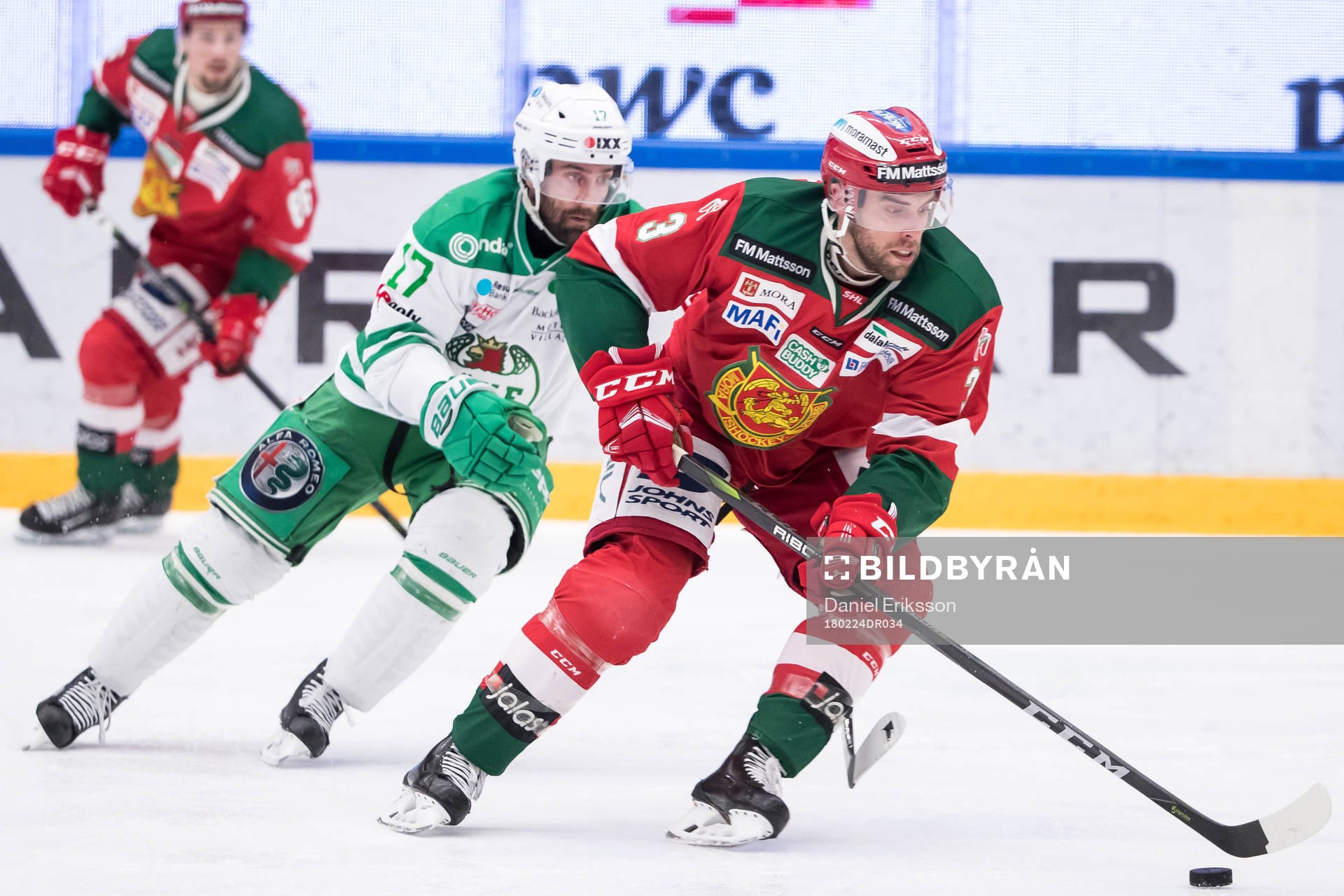 Moras Brandon Gormley och Rögles Taylor Matson  i