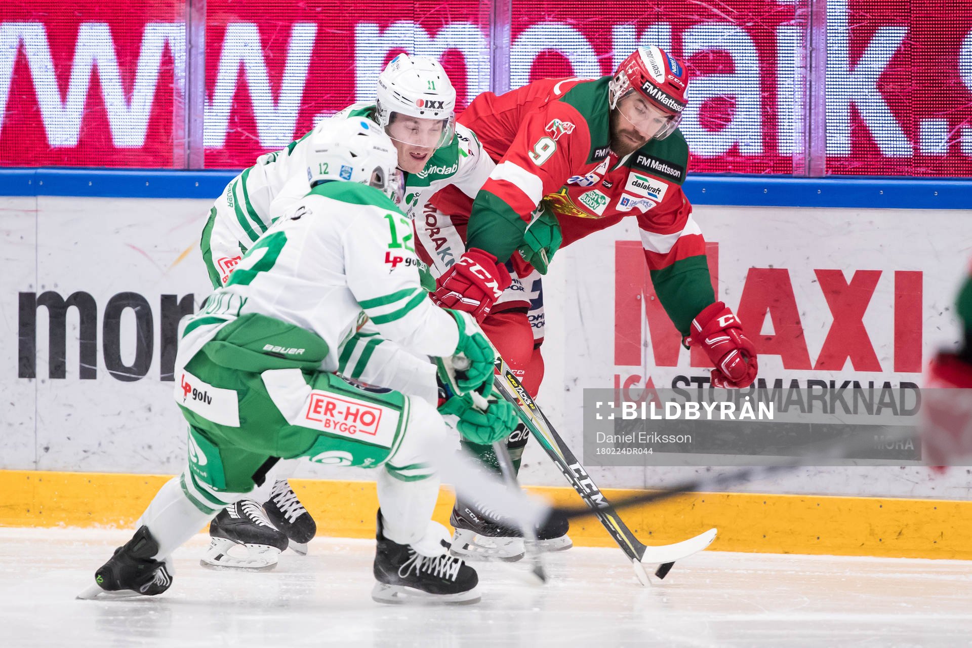 Rögles Jack Connolly och Bryan Lerg och Moras Andrew Rowe