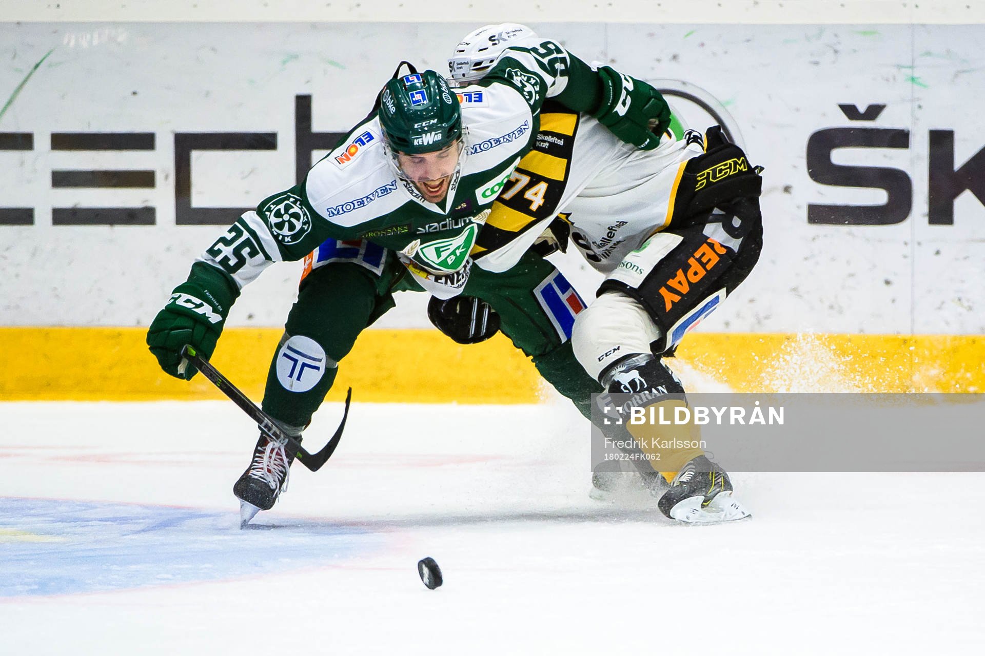 Färjestads Martin Johansson och Skellefteås Simon Krekula
