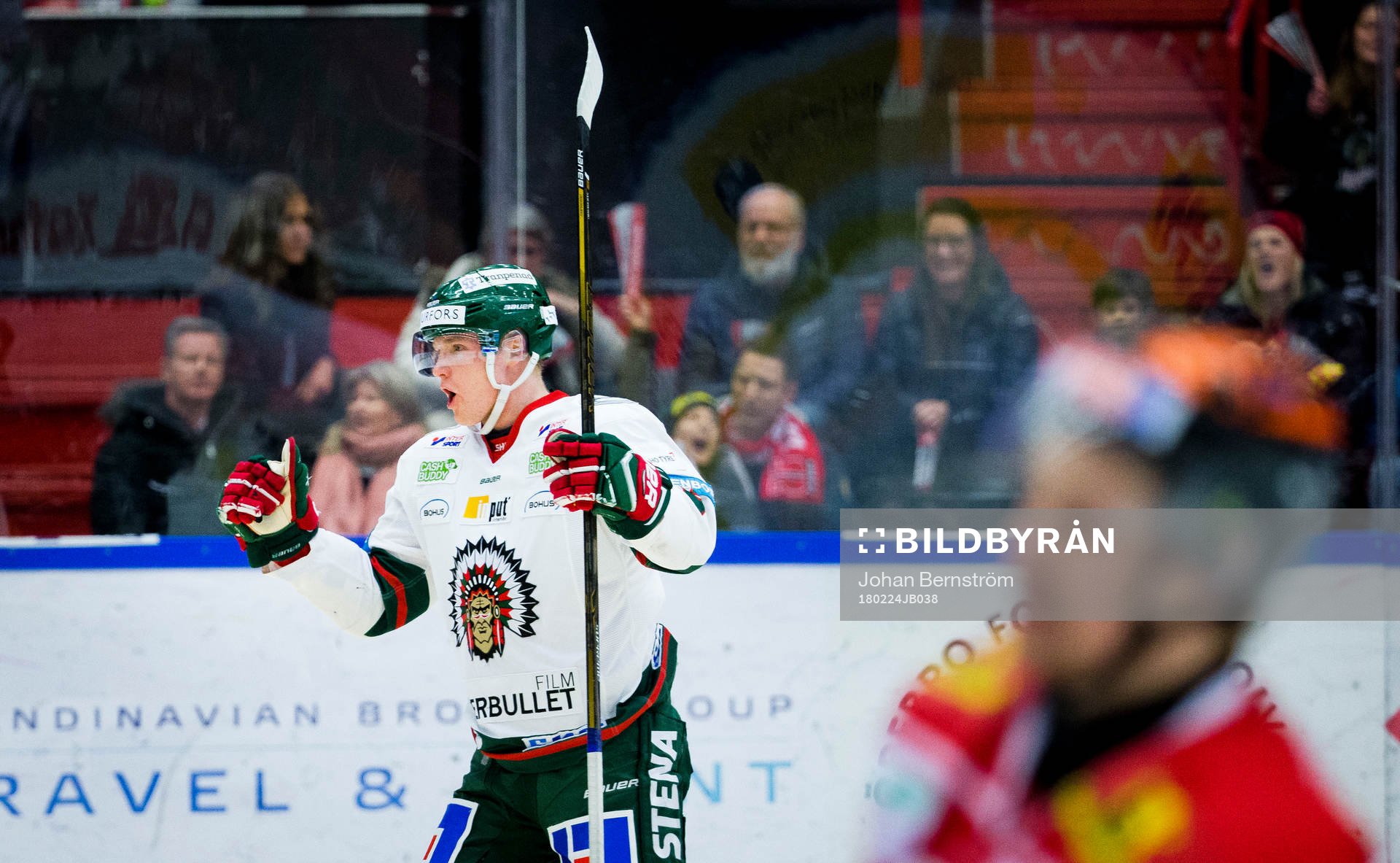 Frölundas Carl Grundström gör 1-1 och jublar
