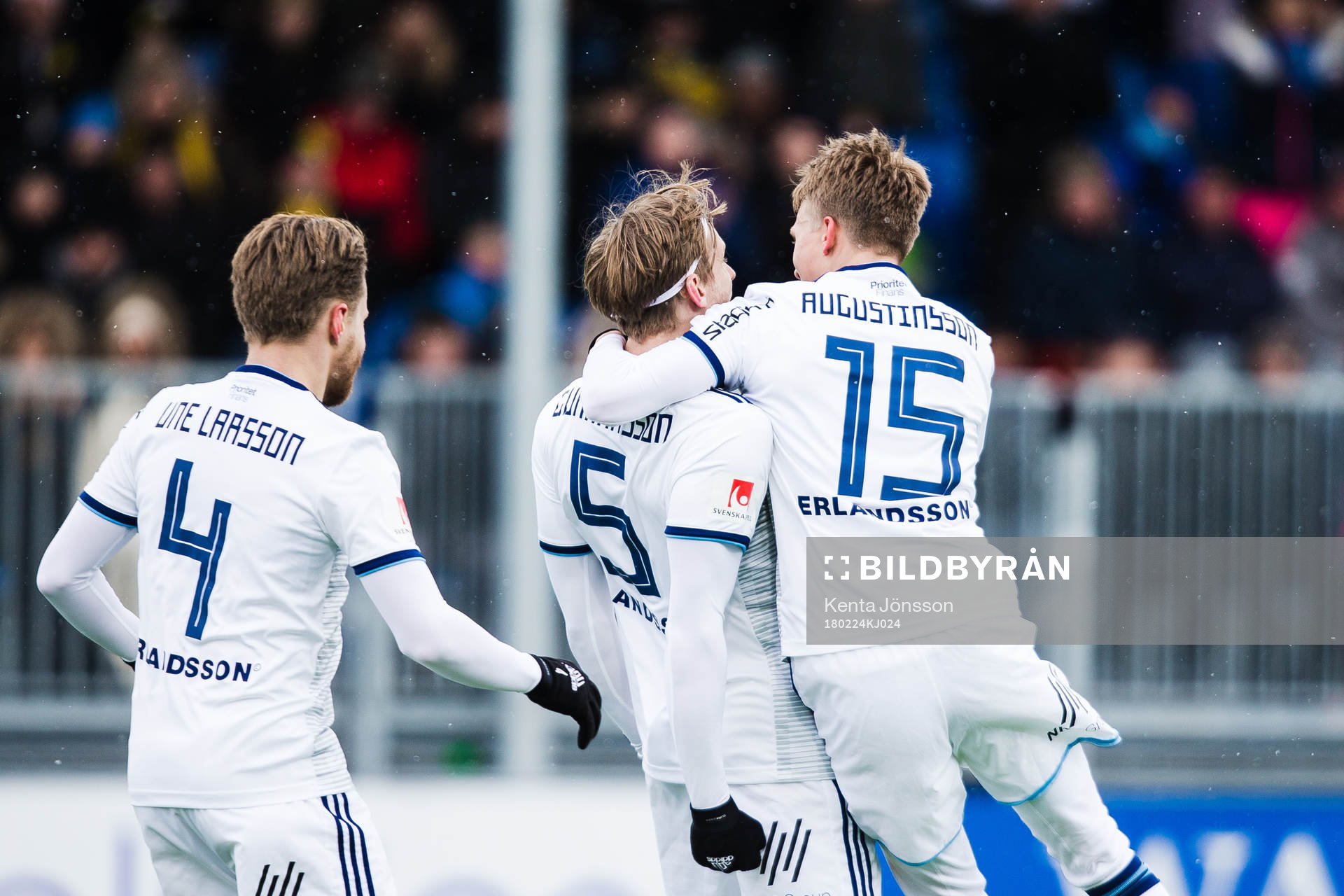 Djurgårdens Niklas Gunnarsson jublar med Jonathan
