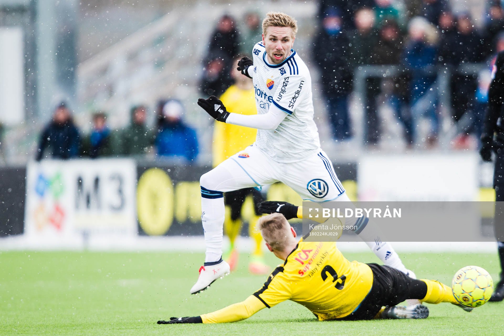 Djurgårdens Jonathan Ring och Frejs Martin Falkeborn