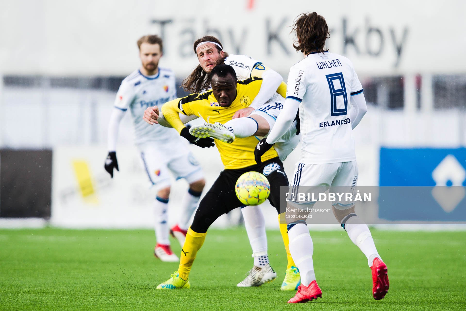 Djurgårdens Jonas Olsson och Frejs Nsima Peter