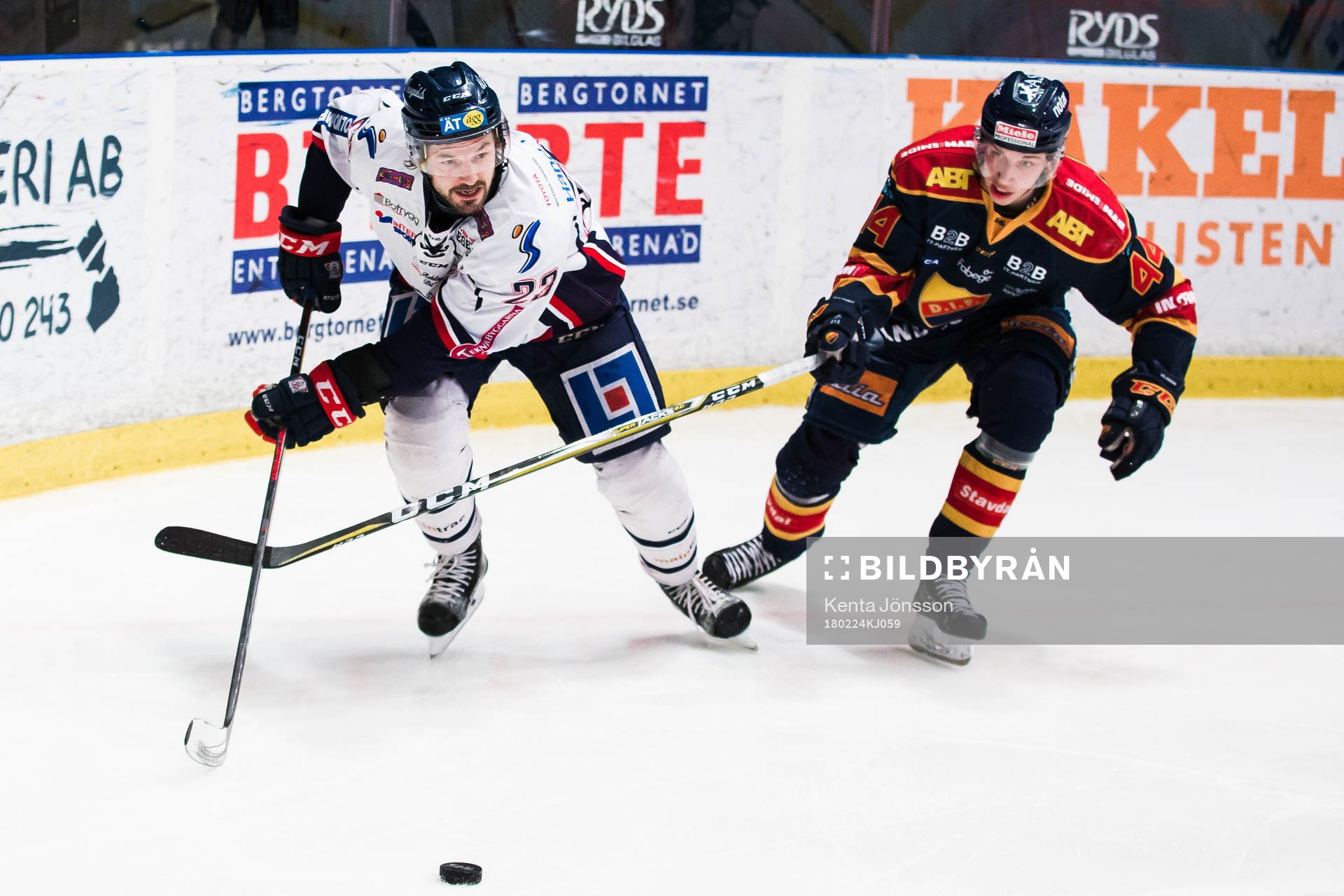 Linköpings Niklas Persson och Djurgårdens Lukas Vejdemo