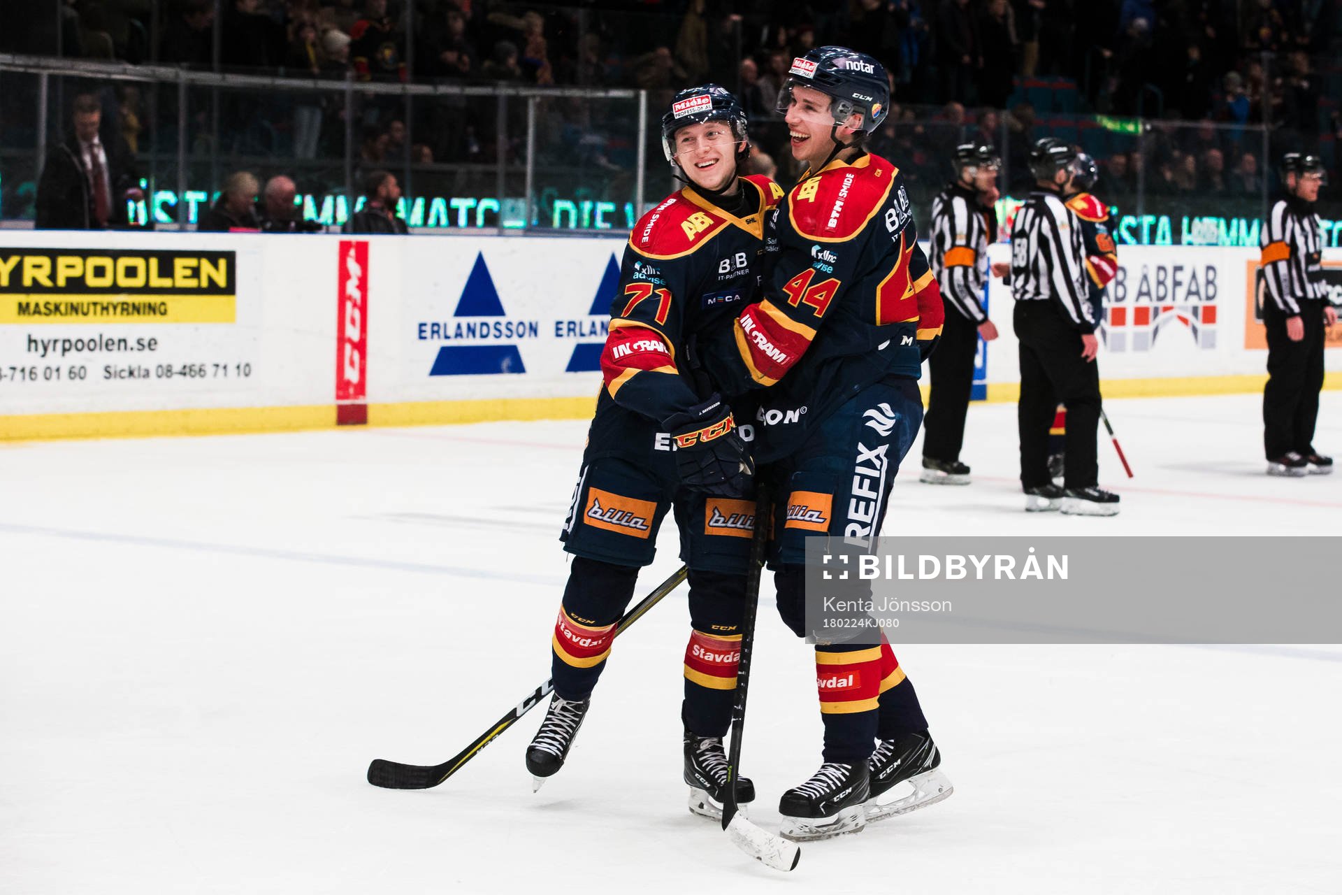 Djurgårdens Jonathan Davidsson och Lukas Vejdemo  jublar