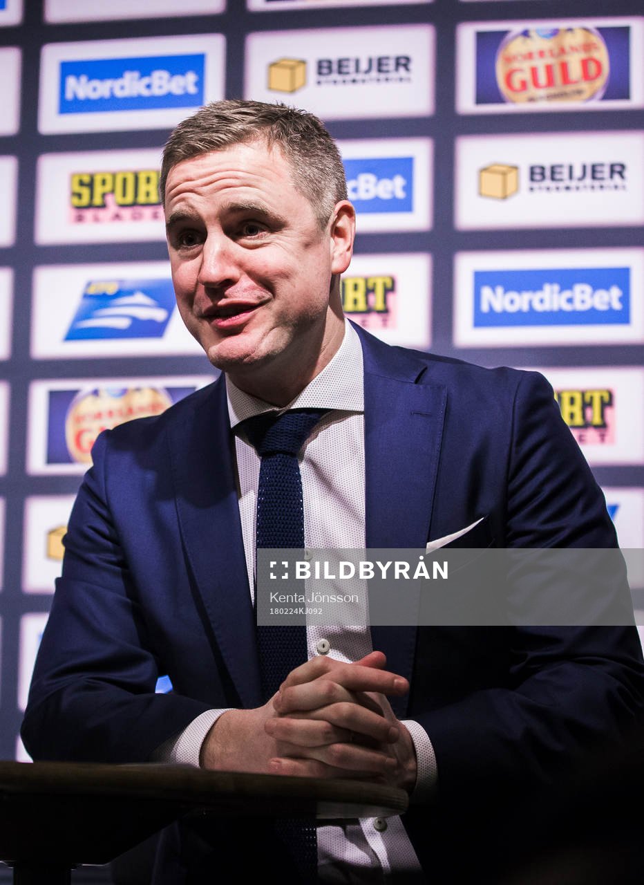 Linköpings tränare Dan Tagnes på presskonferensen
