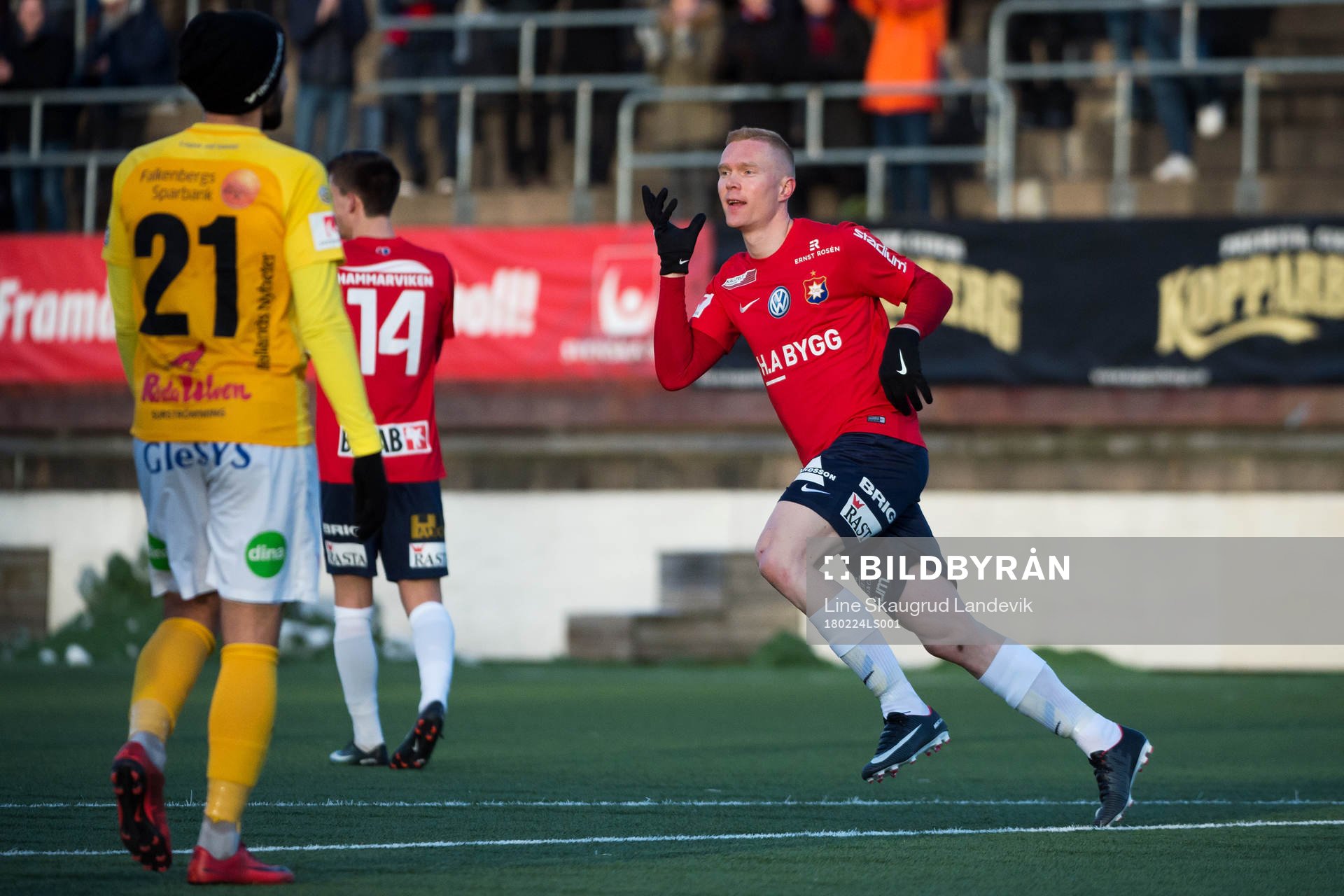 Örgrytes David Engström jublar