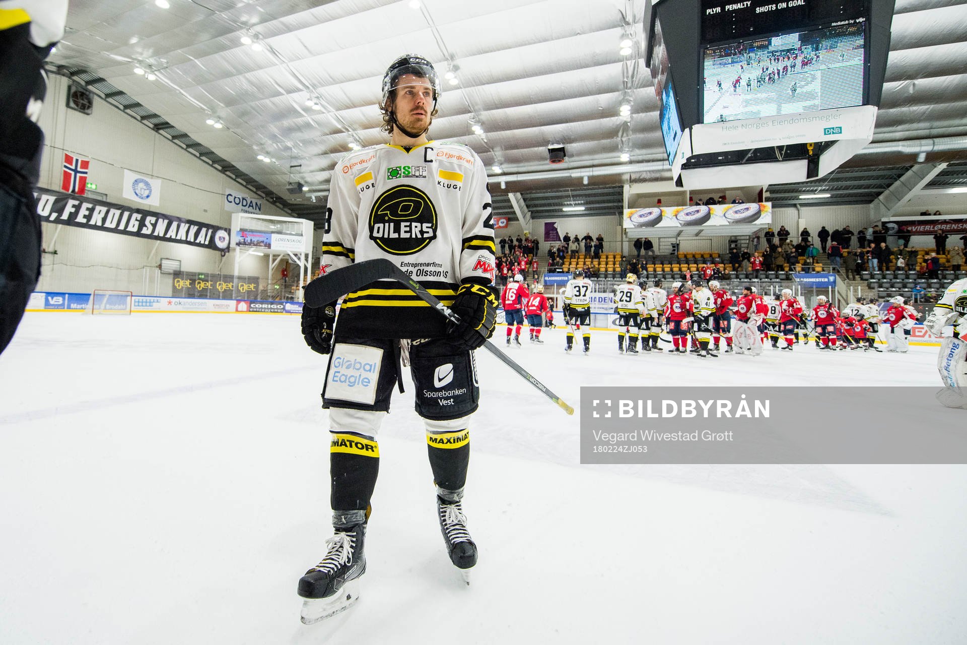 Kristian Forsberg of Stavanger Oilers looks dejected