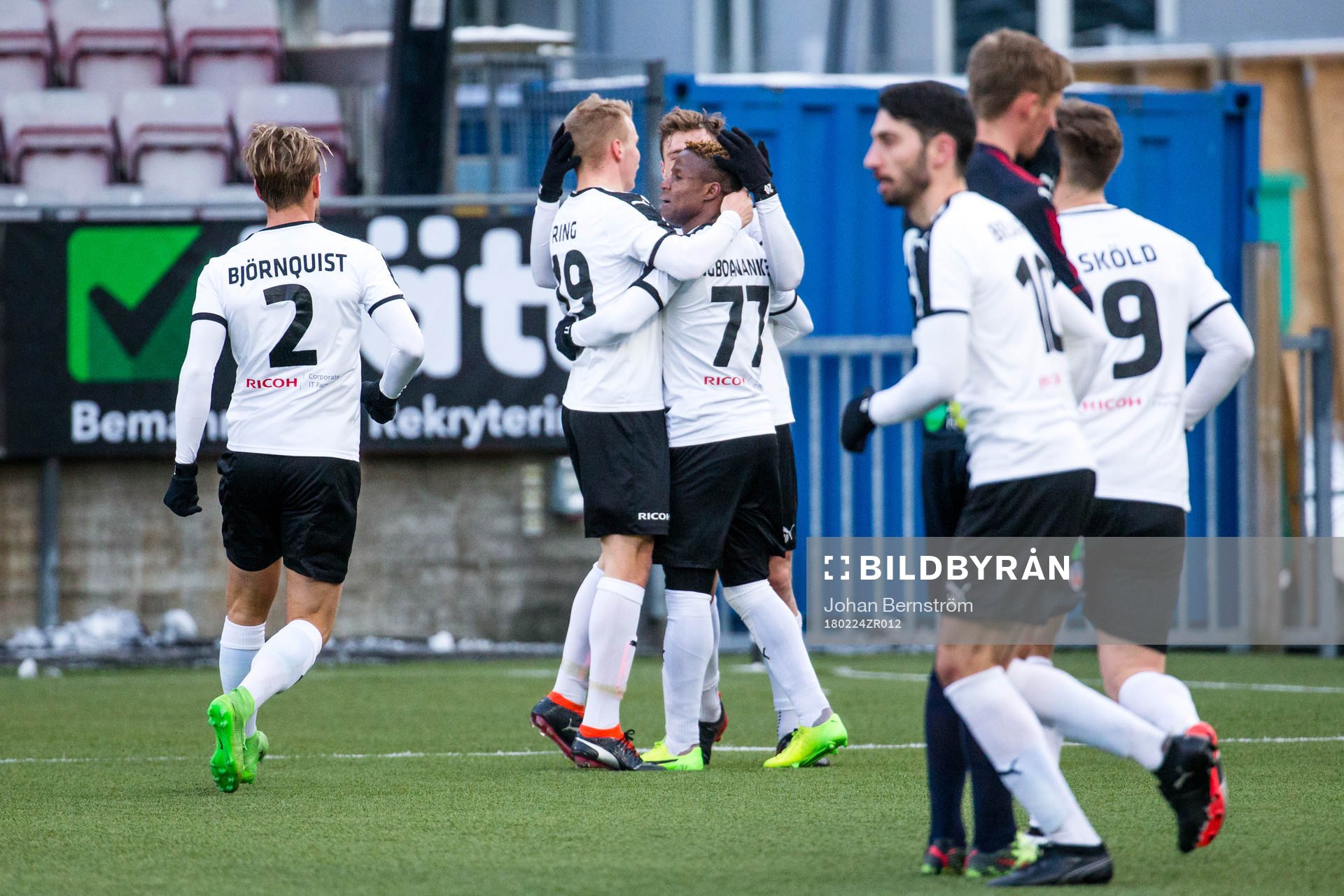 Örebros Kennedy Igboananike jublar