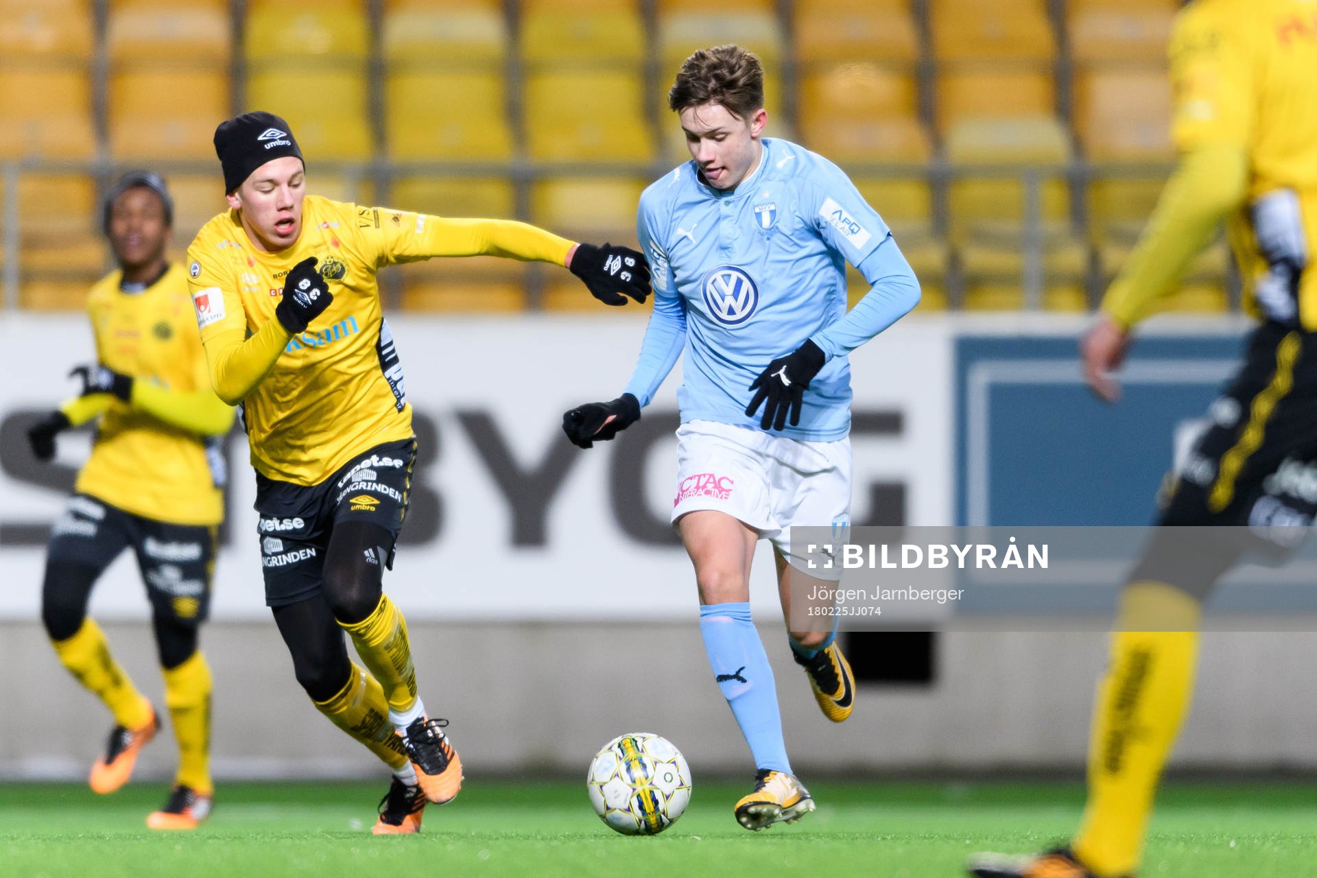 Malmö FF’s Gustaf Winroth och Elfsborgs Kevin Holmén