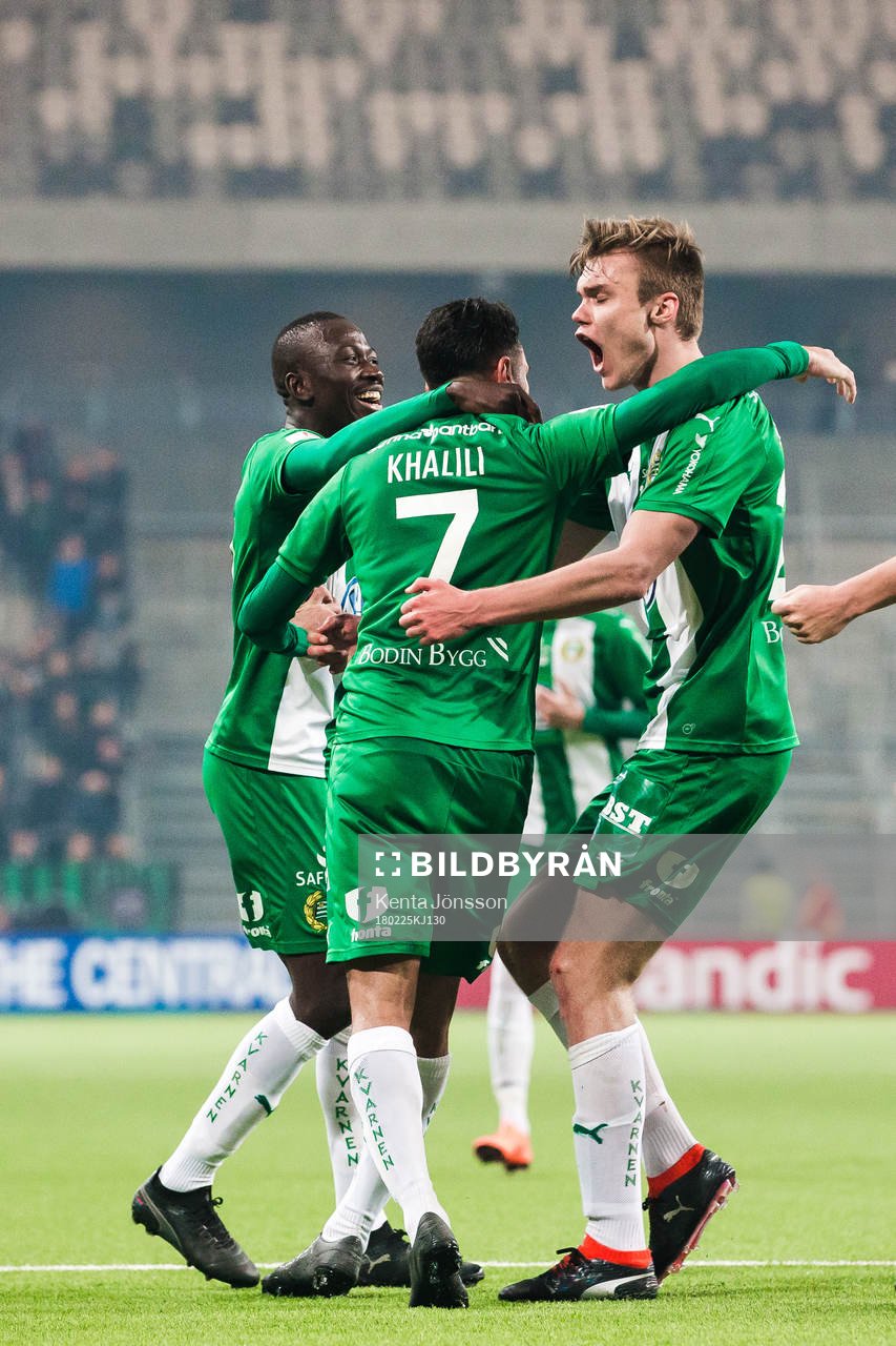 Hammarbys Imad Khalili jublar med Pa Amat Dibba oh