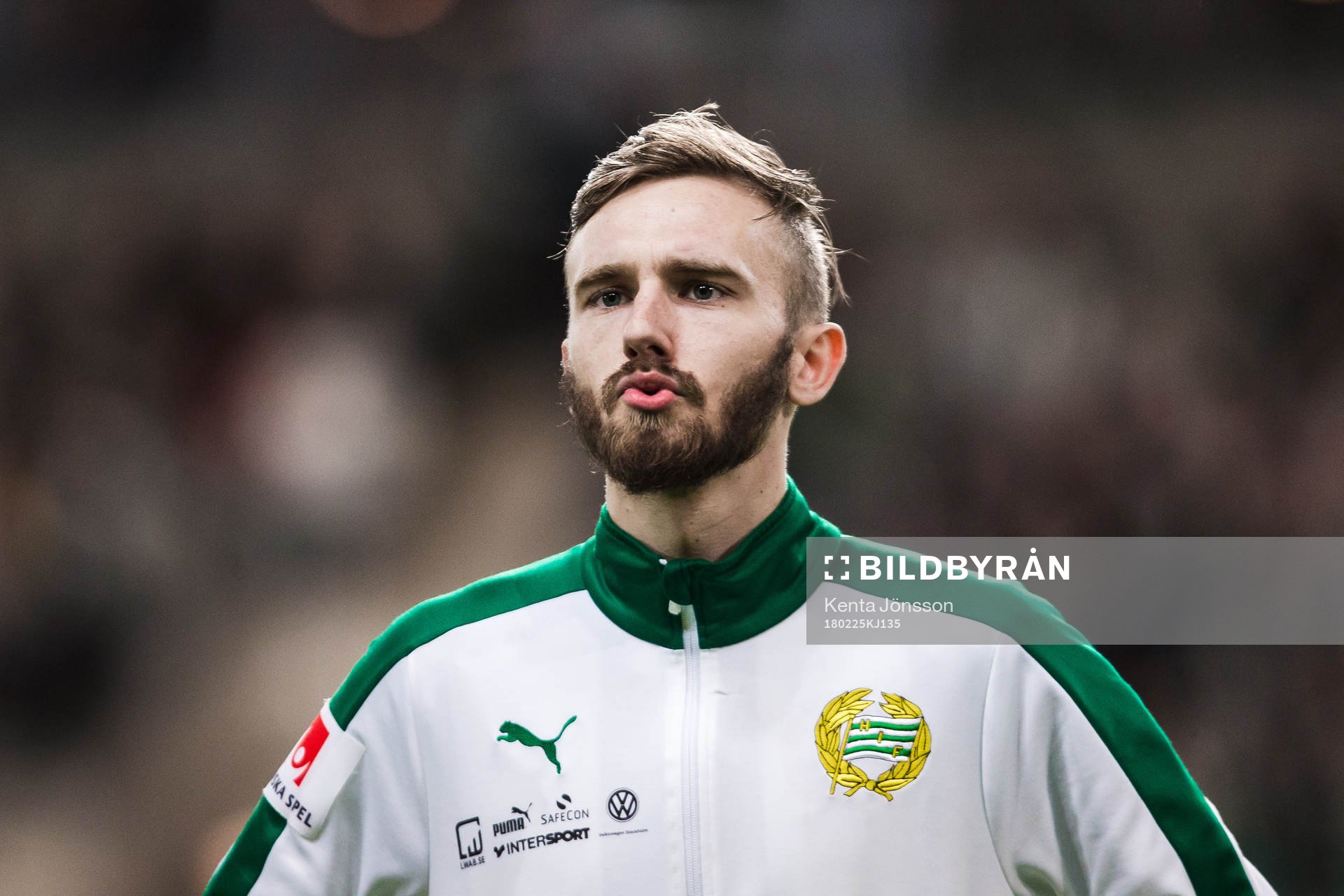 Hammarbys Simon Sandberg innan  fotbollsmatchen i Svenska