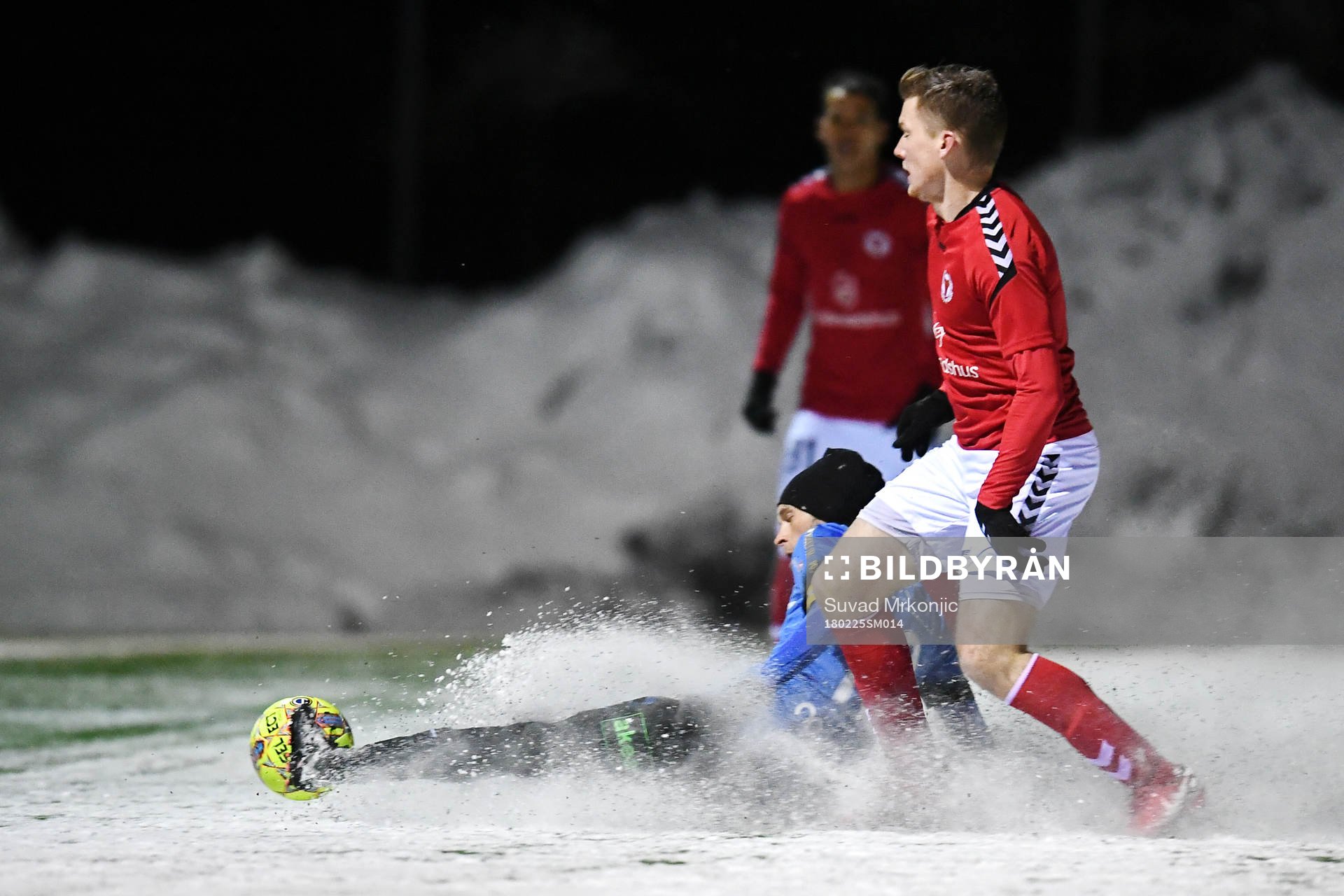 Kalmars Victor Agardius och Trelleborgs Zoran Jovanovic i