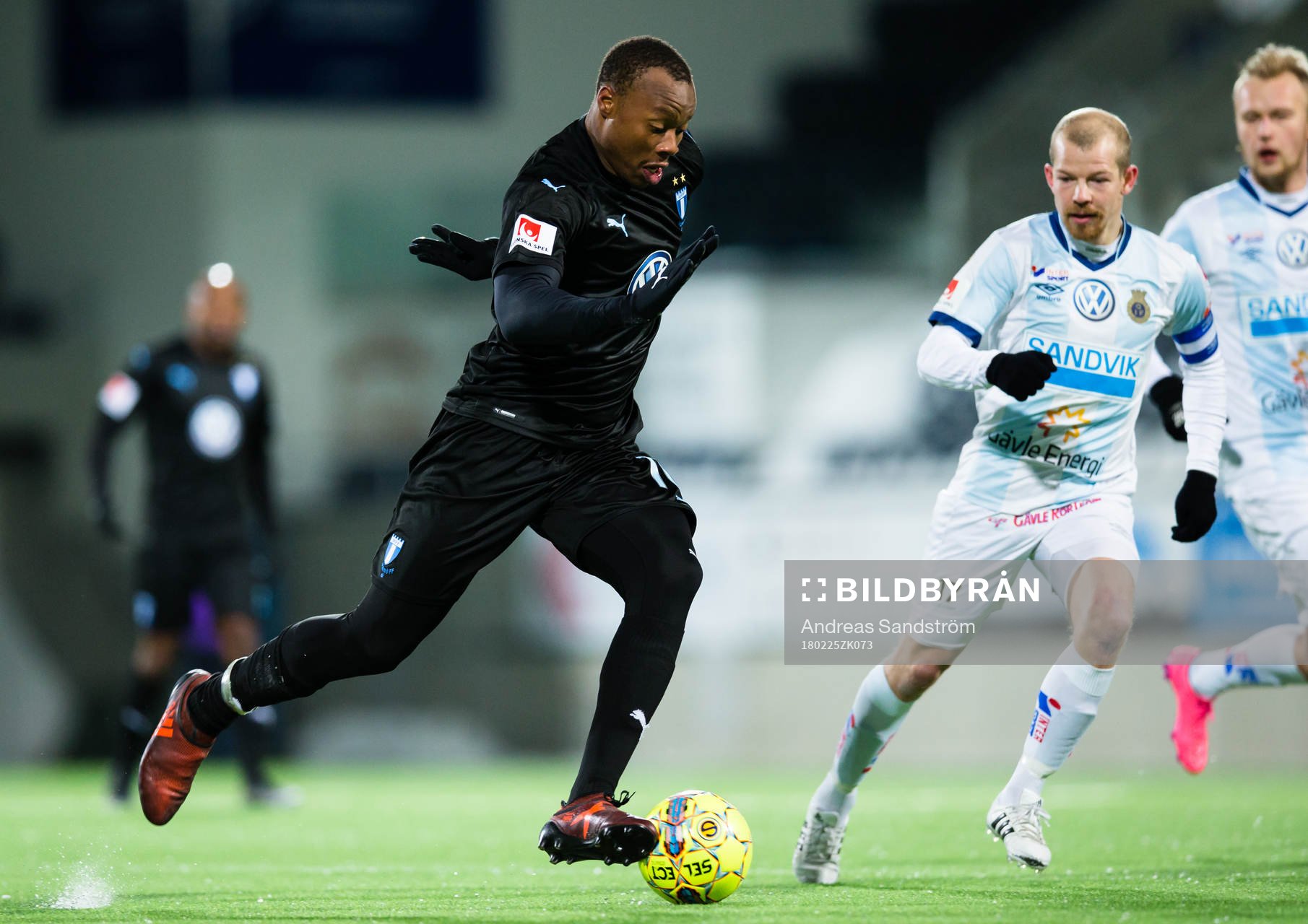 Malmö FFs Carlos Strandberg avancerar
