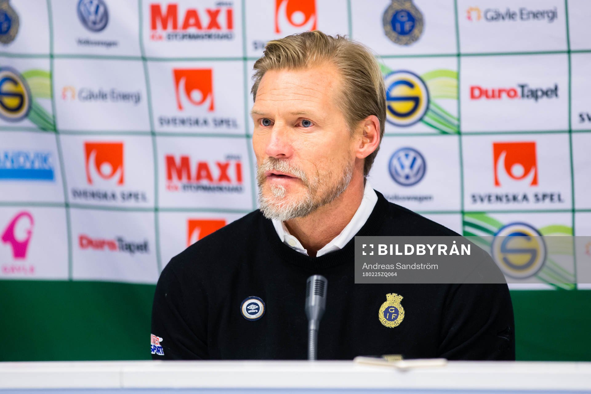Gefles tränare Johan Mjällby  på presskonferensen