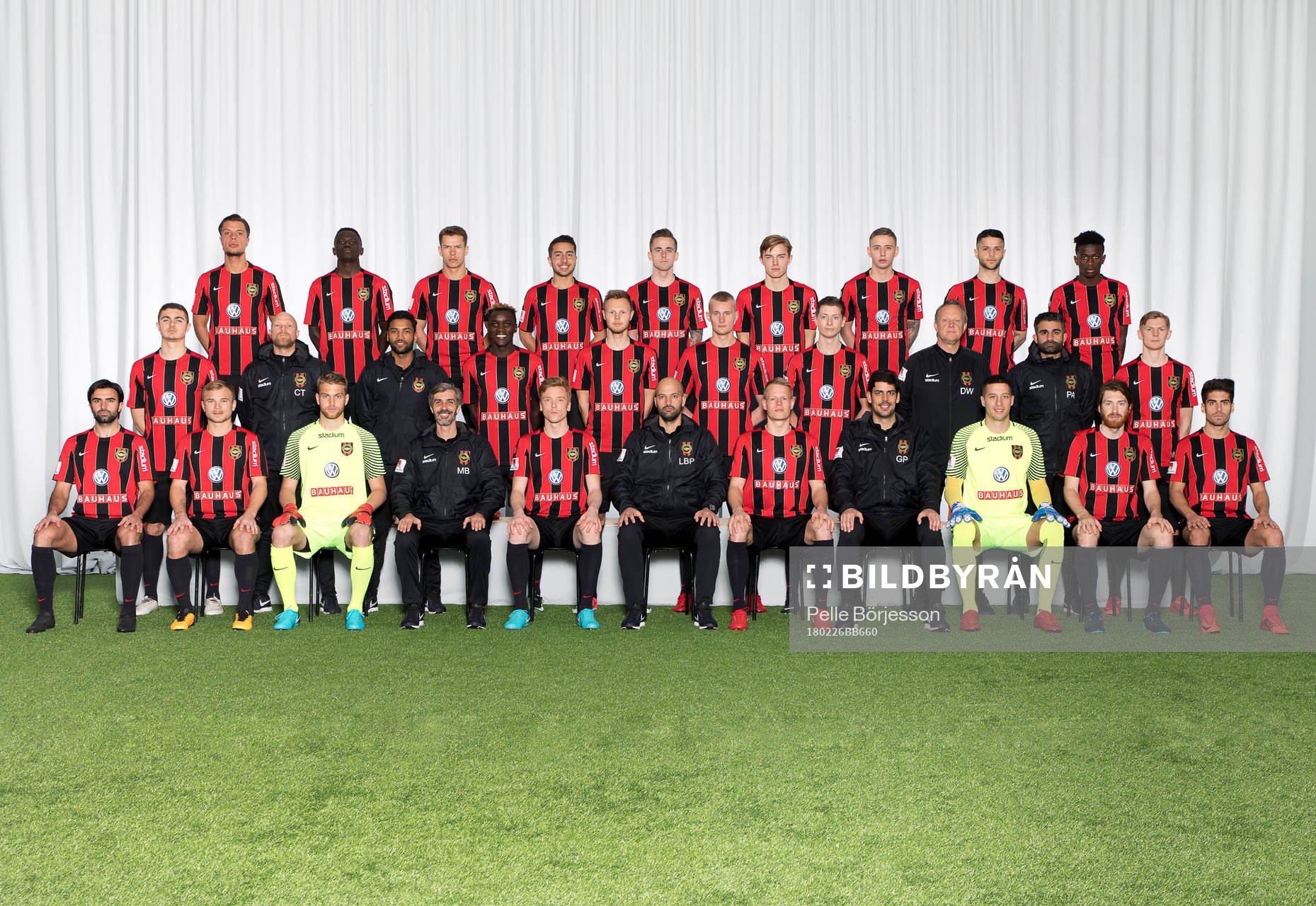 Brommapojkarna poserar för en lagbild den 26 februari 2018 i Stockholm. Bakre ledet från vänster: Erik Figueroa, Eric Johana Omondi, Bajram Ajeti, Moustafa Zeidan, Rasmus Alm, Jacob Ortmark, Petar Petrovic, Mohanad Jeahze, Jack Lahne. Mittenledet från vänster: Marko Nikolic, målvakts tränare Christian Tiritello, performance analyst: Edwin Ekholm, David Ochieng, Tim Söderström, Ludvig Öhman, Johan Falkmar, materialförvaltare-lagledare Dan Wallin, fysio Peyman Adabi, Fritiof Björken. Sittande från vänster: Alexander Nilsson, Christopher Brandeborn, Rasmus Emanuelsson, fys tränare Miguel Barata, Gustaf Sandberg Magnusson, tränare Luis Pimenta, Martin Rauschenberg, assisterande tränare Goncalo Pereira, Nikola Petric, Marcus Gustafsson, Antonio Nieves Martin.