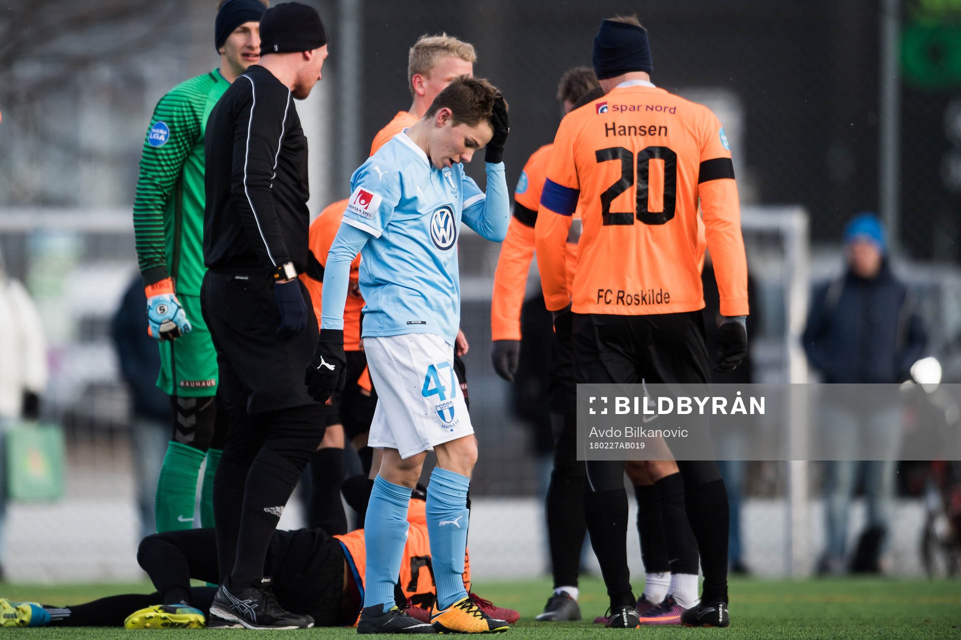 Malmö FF’s Jesper Dickman håller sig i huvudet