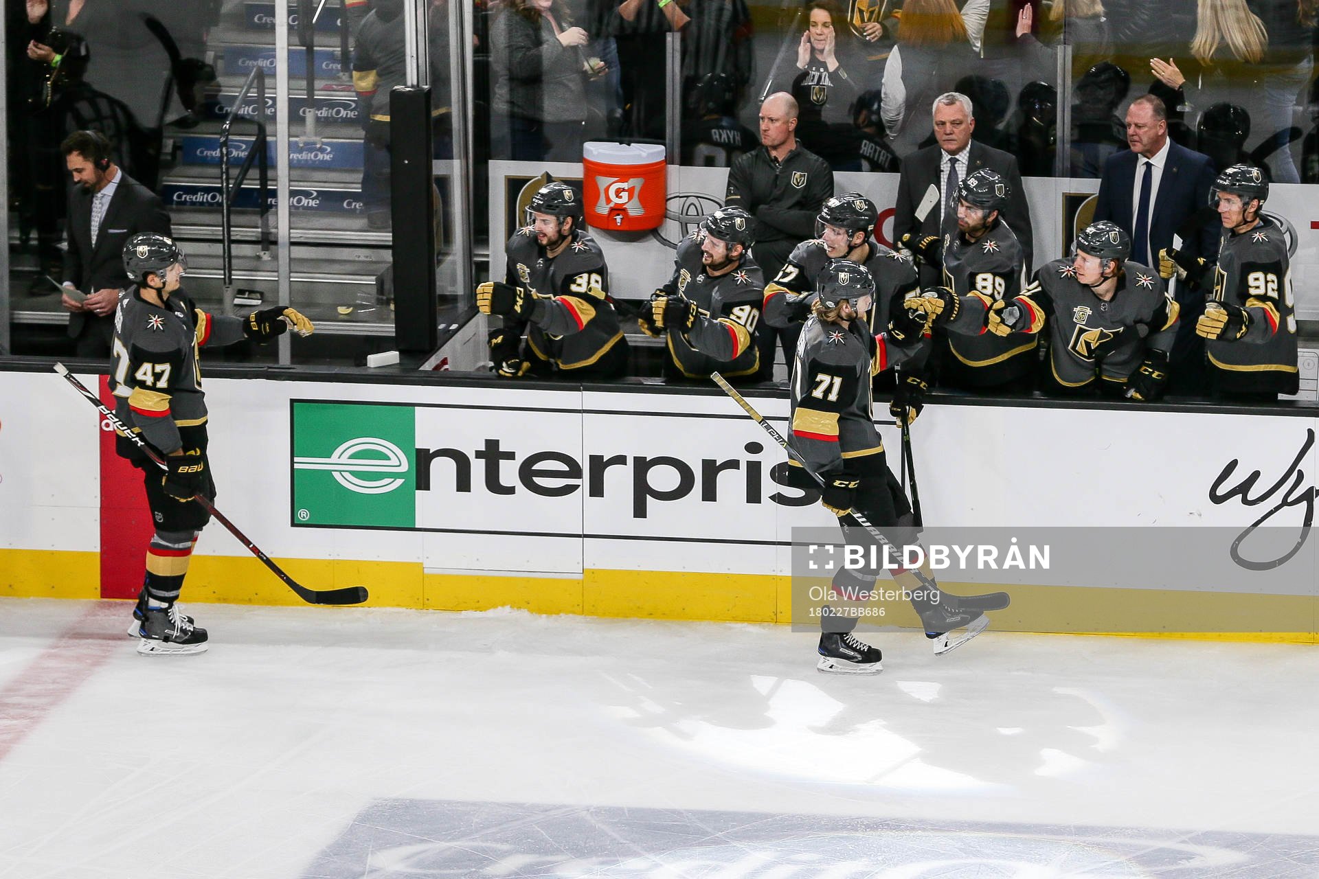 Las Vegas William Karlsson gör 1-0 och jublar