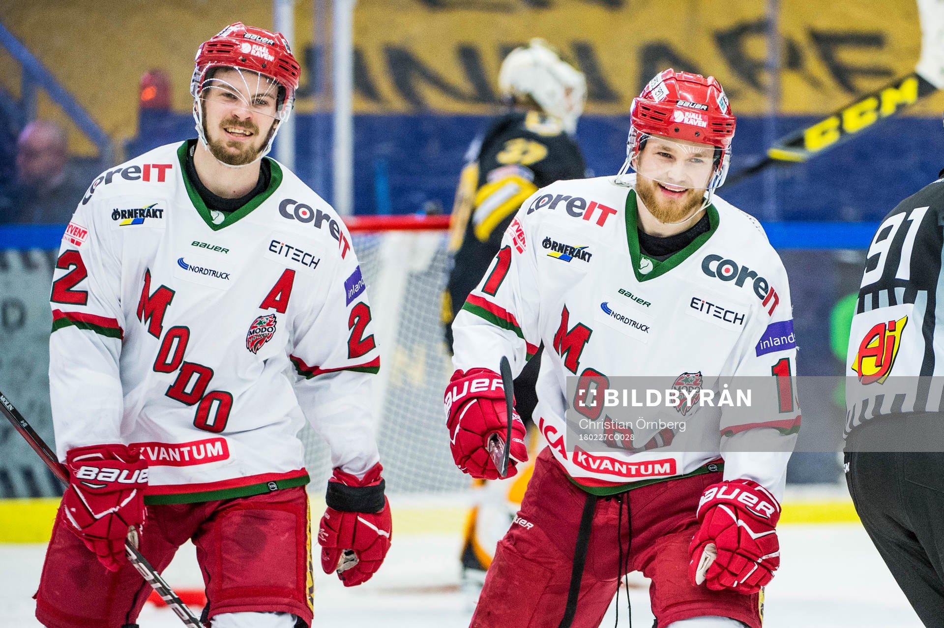 Modos Emil Mohlin och Sam Marklund jublar