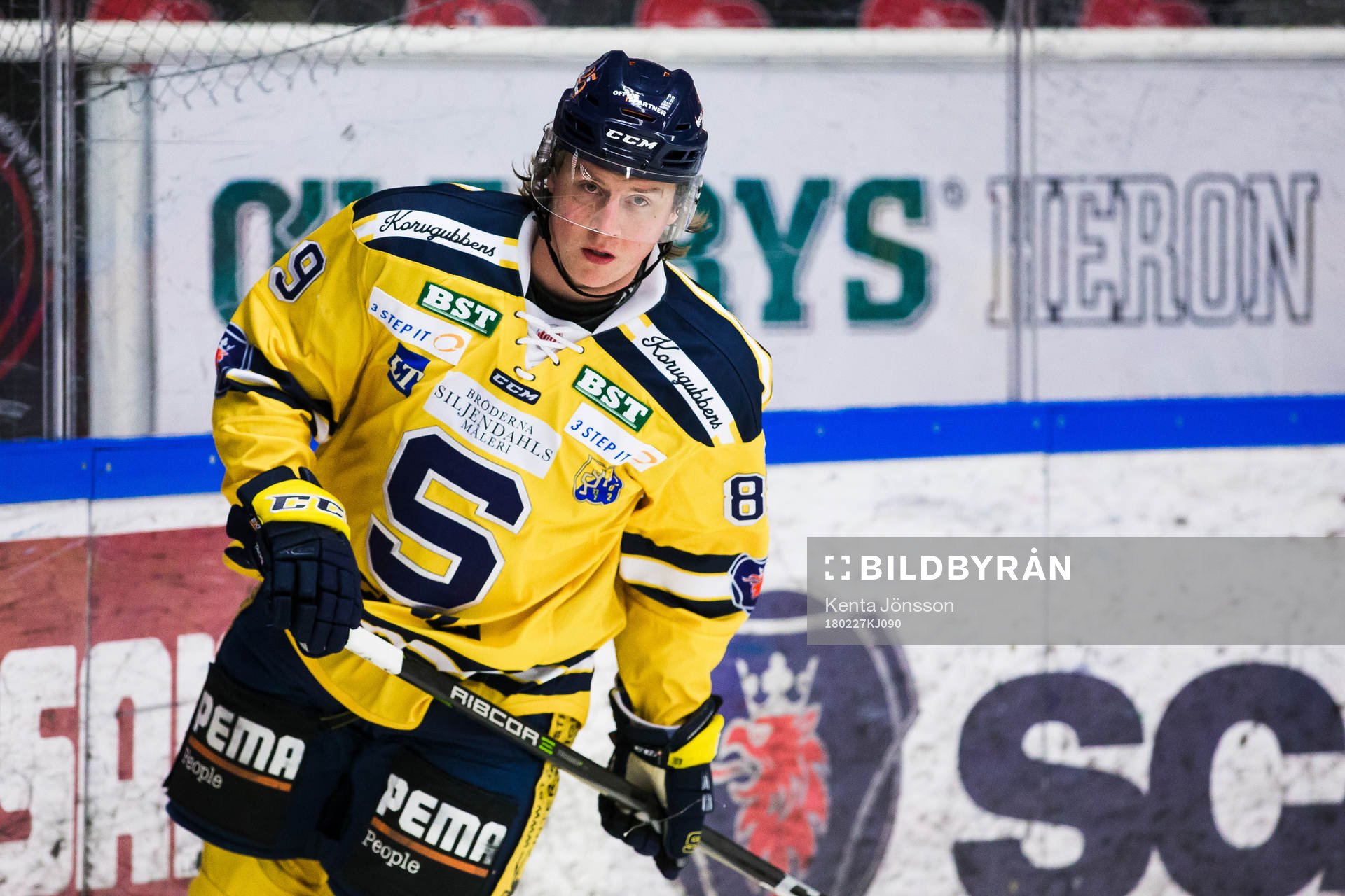 Södertäljes David Åslin innan ishockeymatchen i