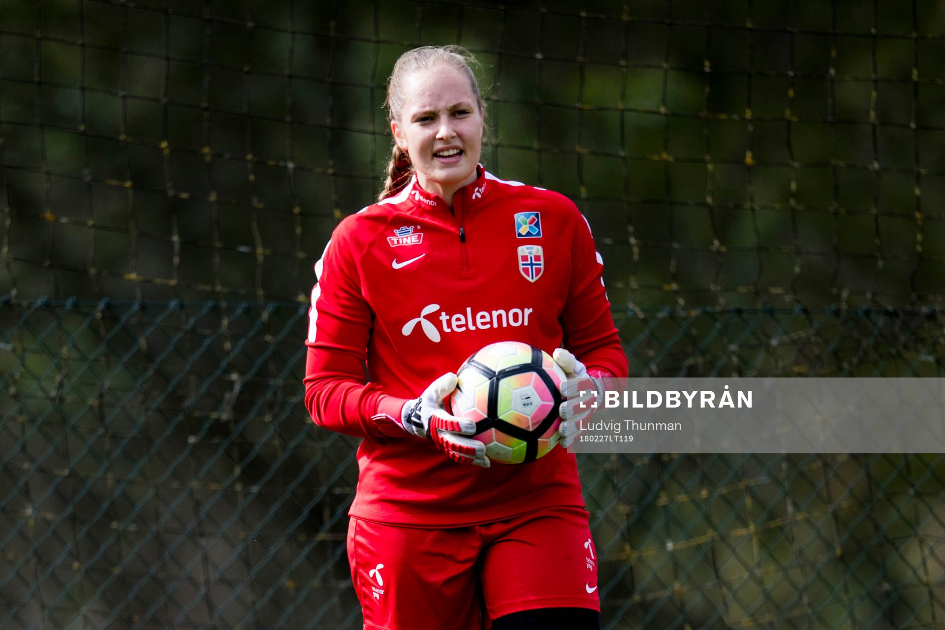 Målvakt Aurora Mikalsen