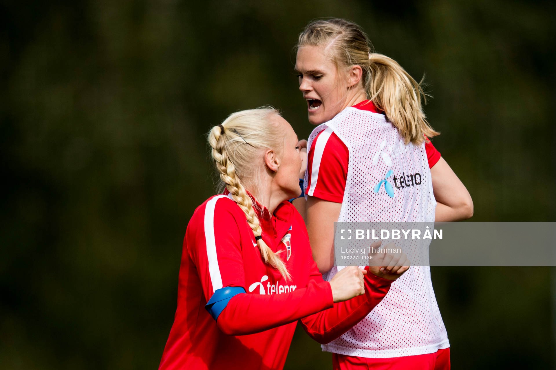 Maria Thorisdottir och Kristine Bjørdal Leine