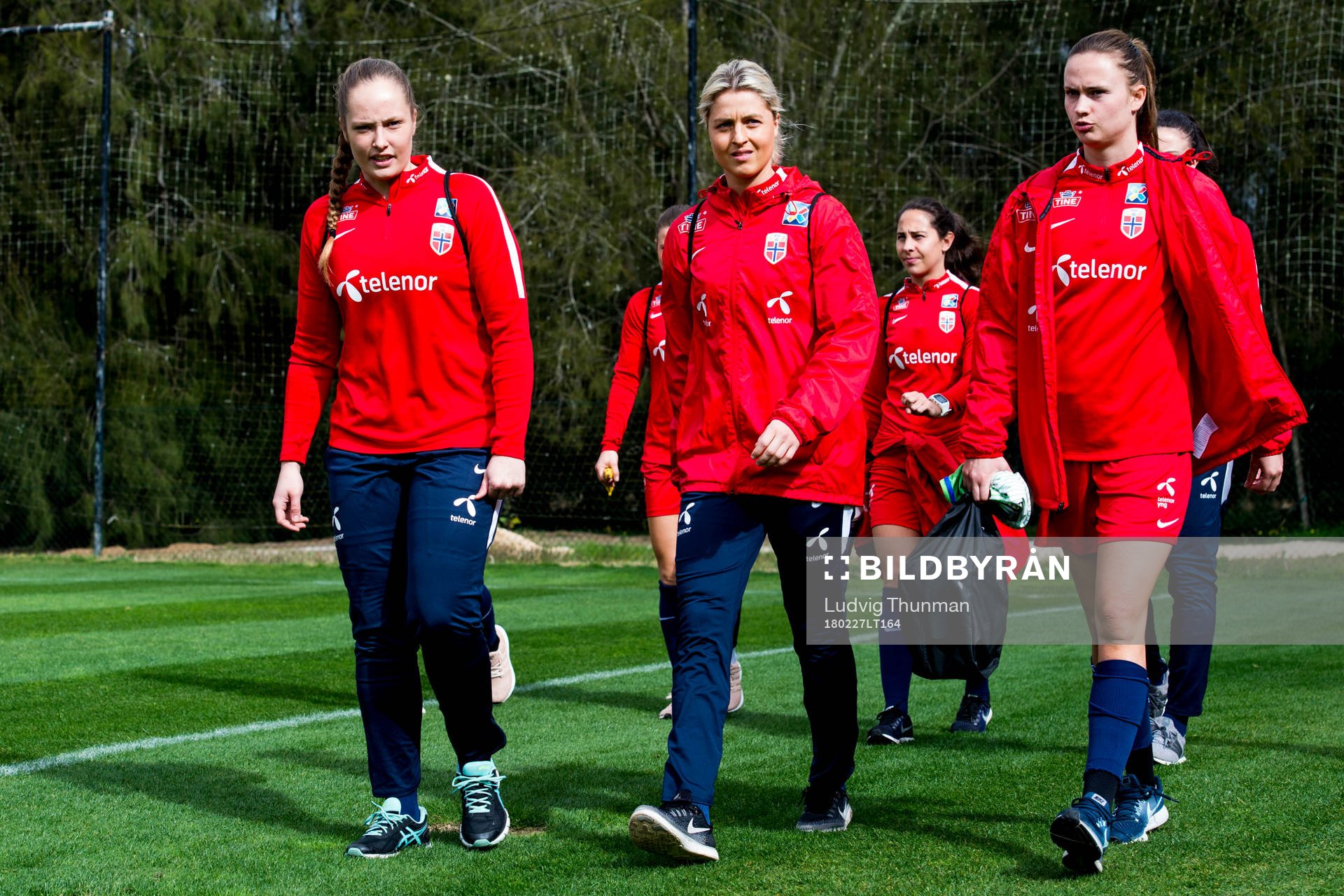 Målvakt Aurora Mikalsen, Ingrid Marie Spord och Caroline