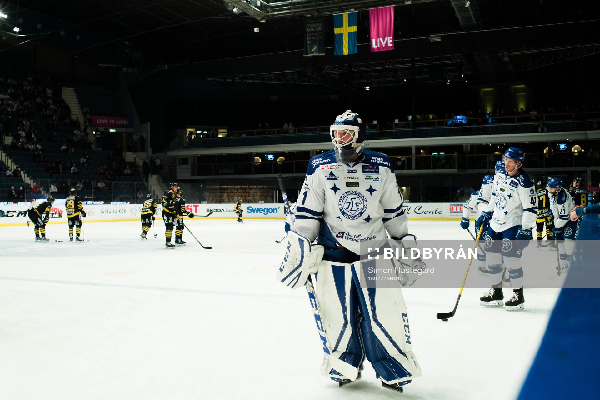 Leksands målvakt Tex Williamsson   före ishockeymatchen i