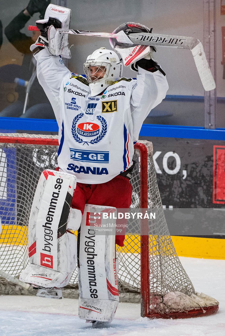 Oskarshamns målvakt Christoffer Rifalk  jublar